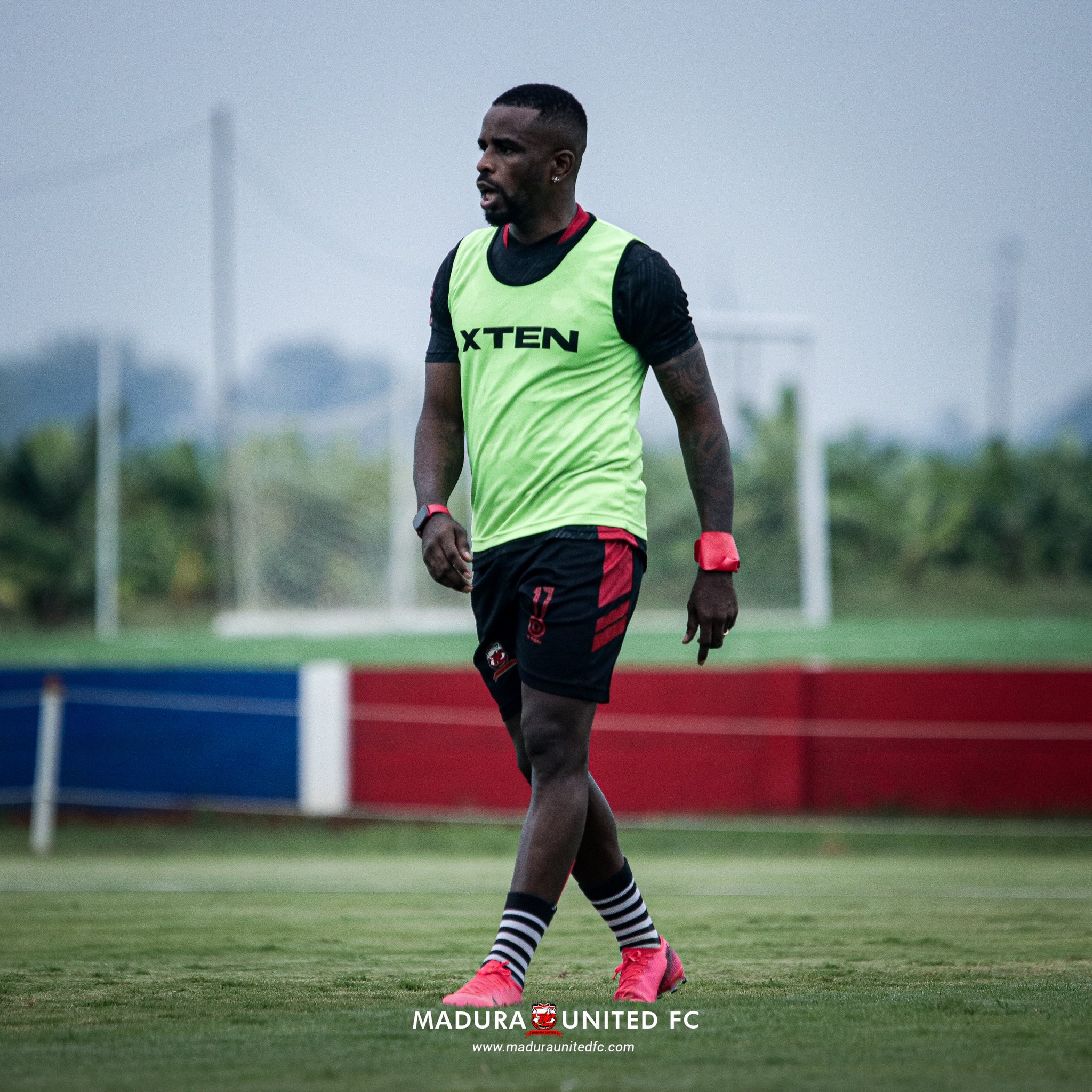 Greg Nwokolo Berambisi Bawa Madura United ke Papan Atas