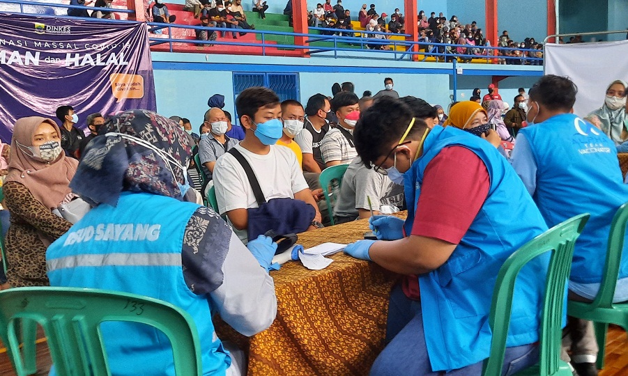 Vaksinasi covid-19 di Cianjur, Jawa Barat.