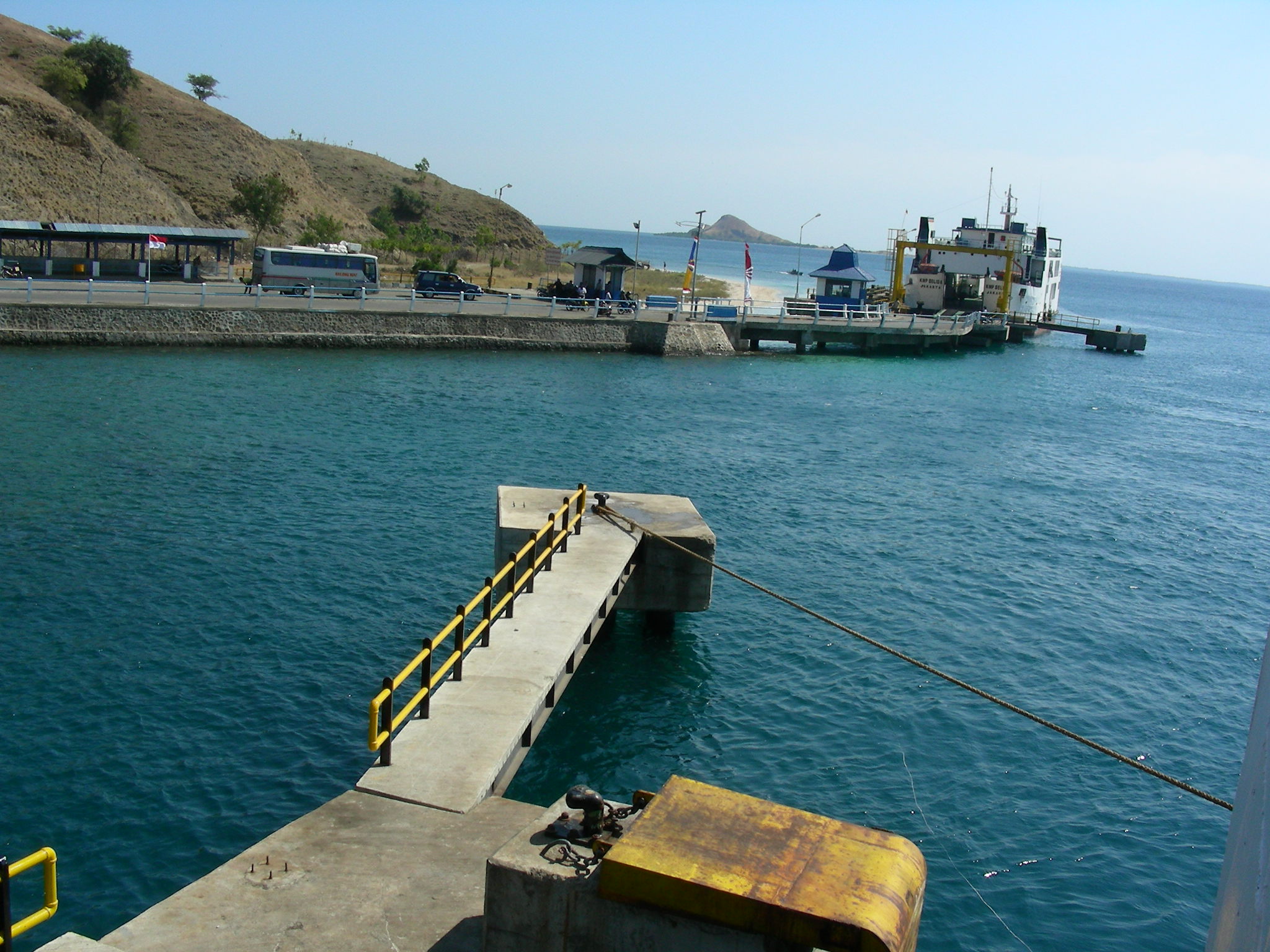Dermaga penyeberangan lintasan Kayangan (Lombok Timur)-Poto Tano (Sumbawa Barat), Nusa Tenggara Barat