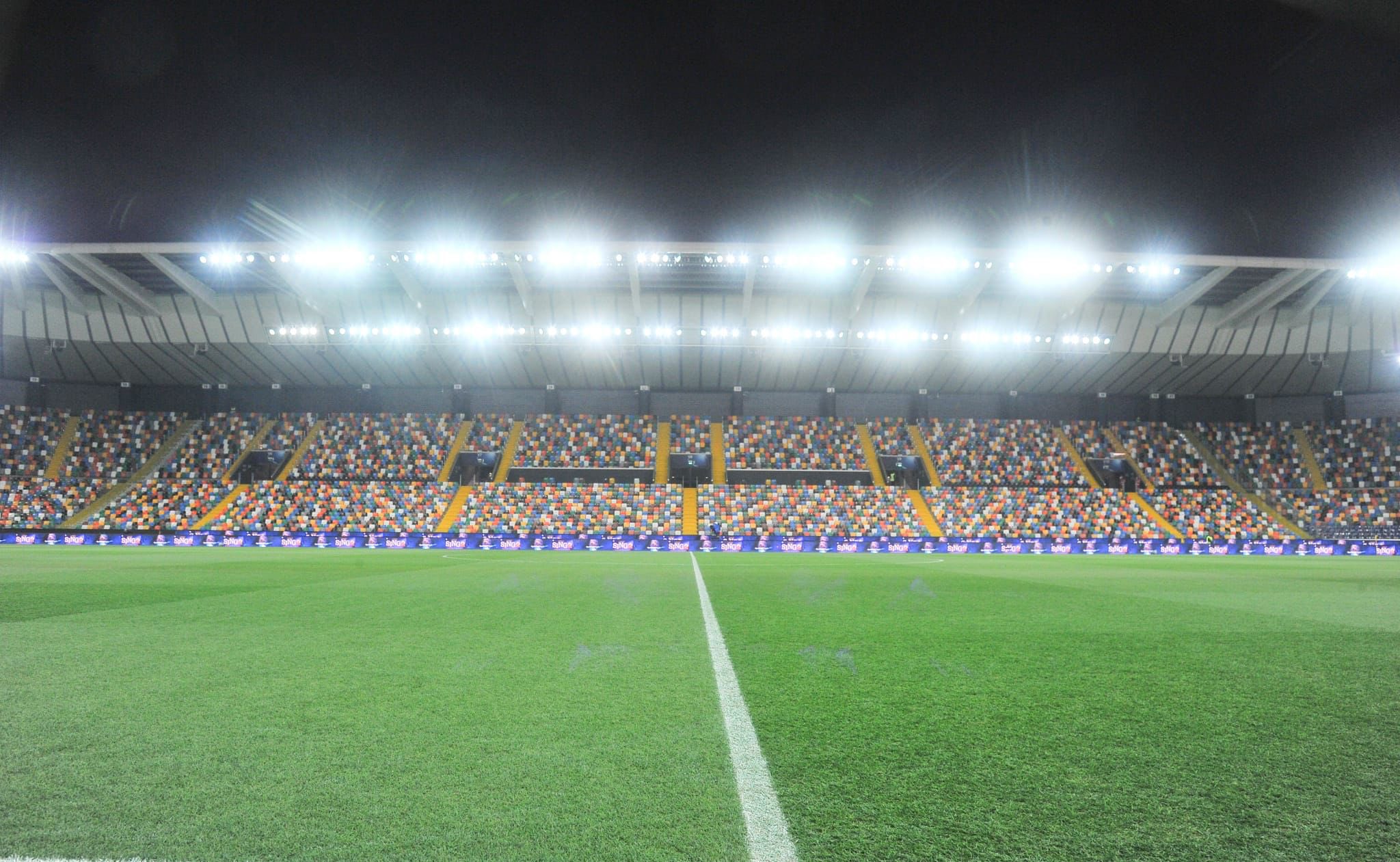 Situasi di Stadion Dacia Arena yang kosong karena Salernitana tidak datang untuk laga Serie A melawan Udinese.