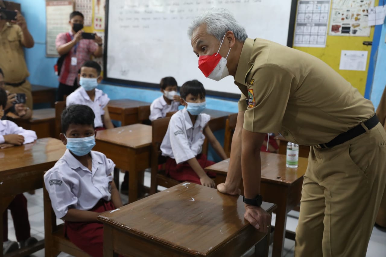 Ganjar Target 2 Juta Anak Jateng Divaksinasi Covid-19