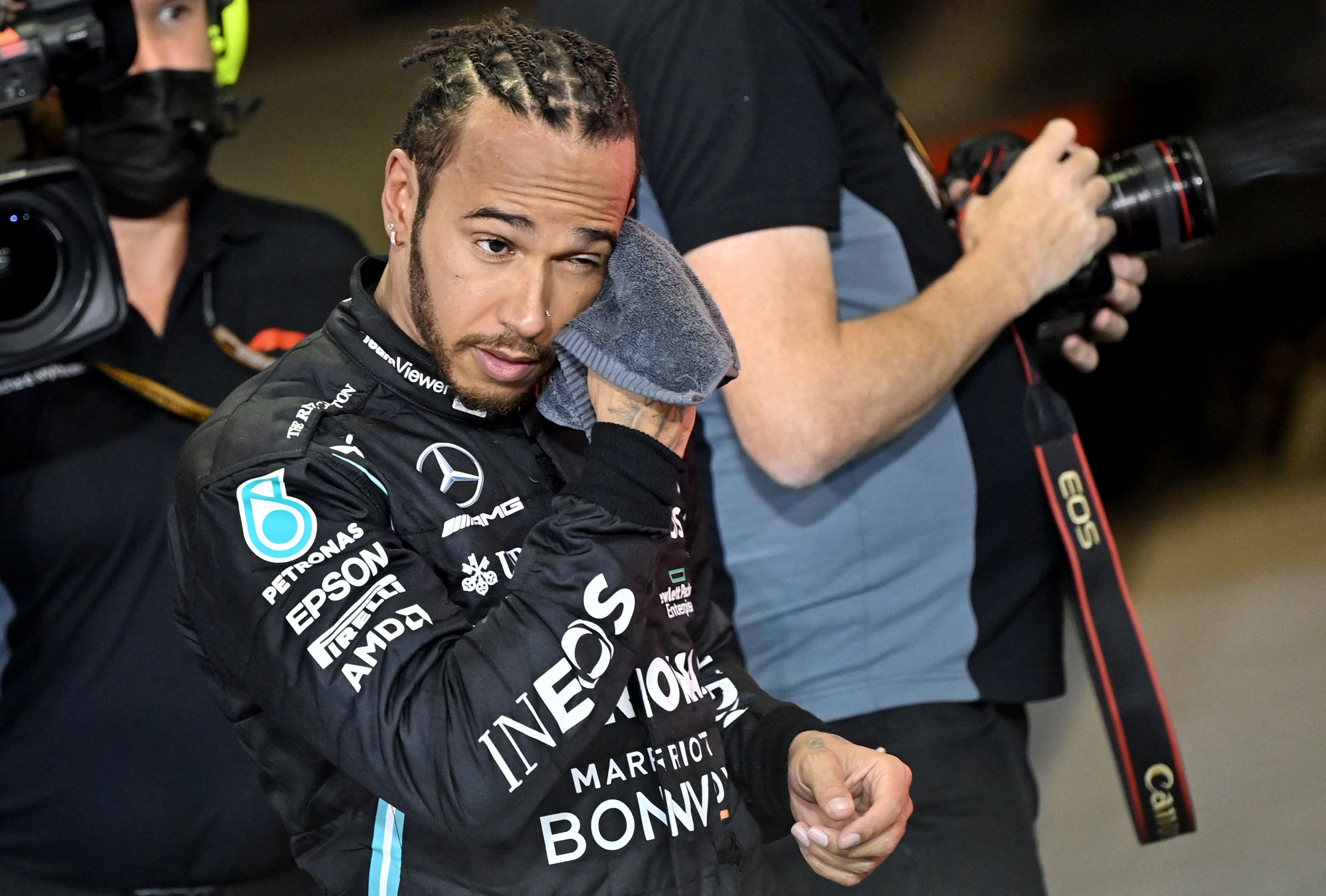 Pembalap Mercedes Lewis Hamilton