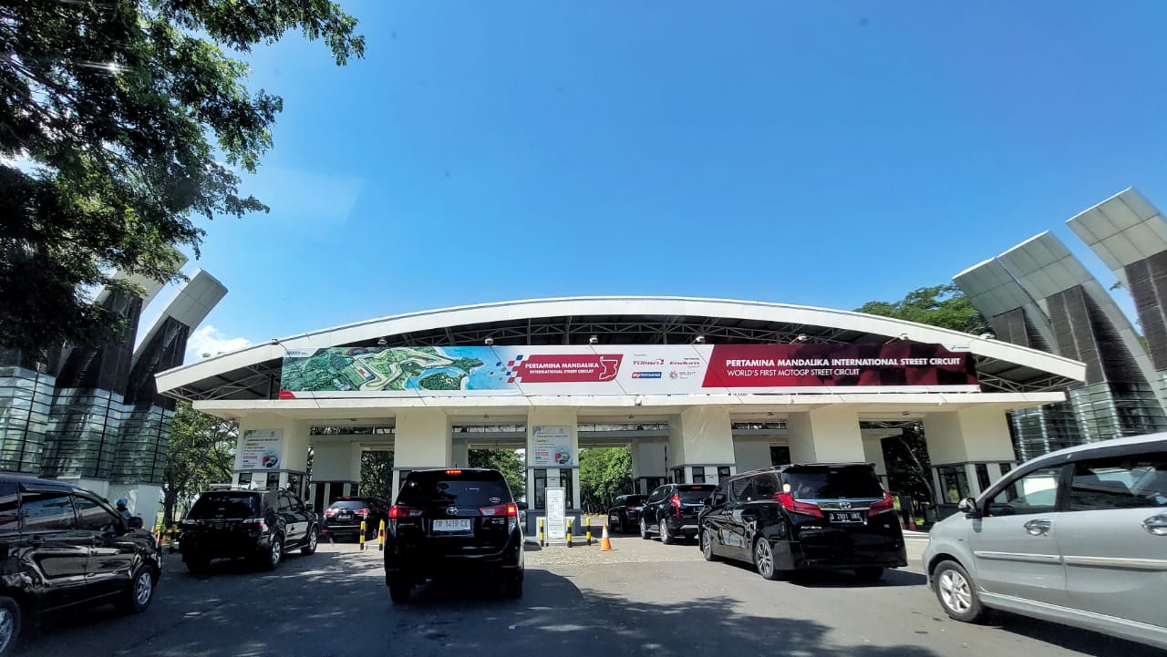 Pintu masuk Bandara Lombok