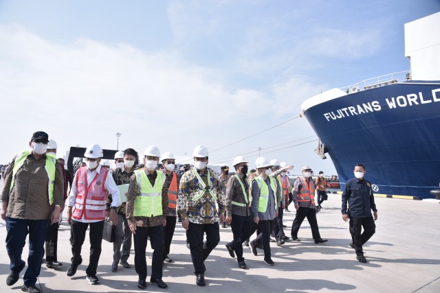 Wakil Ketua DPR RI Rachmat Gobel saat di acara serah terima Terminal Kendaraan Pelabuhan Patimban, di Subang, Jabar, Jumat (17/12). 