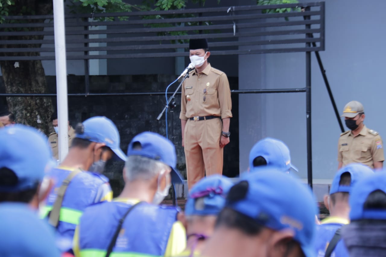 Wali Kota Palembang Harnojoyo memimpin apel siaga bencana