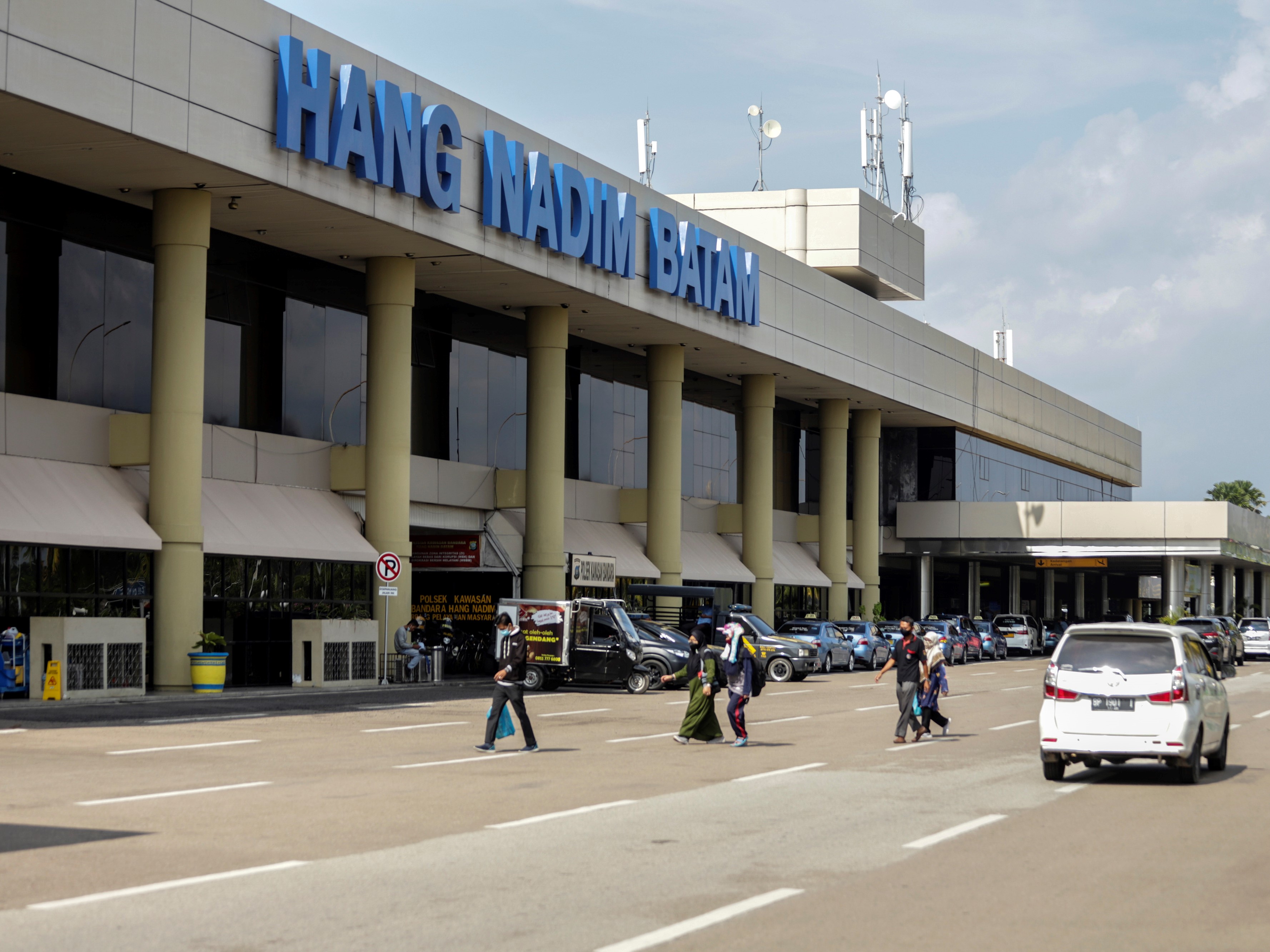 Bandara Hang Nadim.