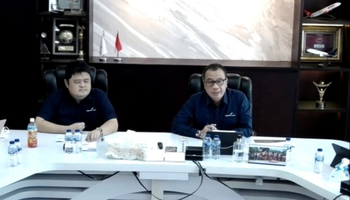 irektur Utama PT Angkasa Pura I Faik Fahmi (kanan) saat konferensi pers virtual, Rabu (8/12)