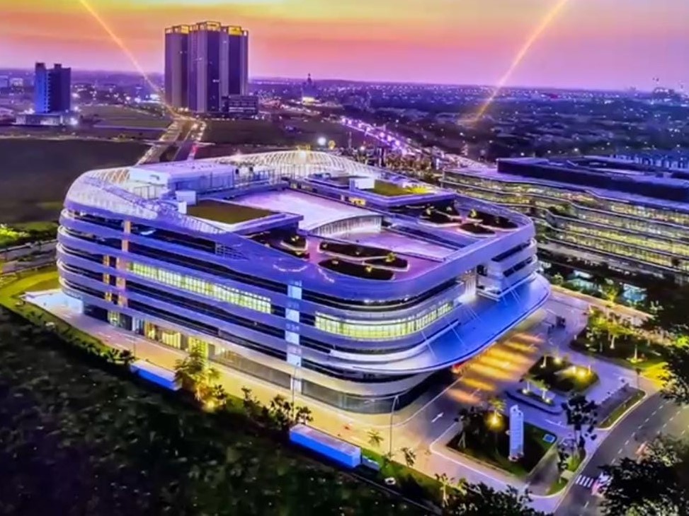 Kasawan gedung perkantoran BSD Green Office Park. 