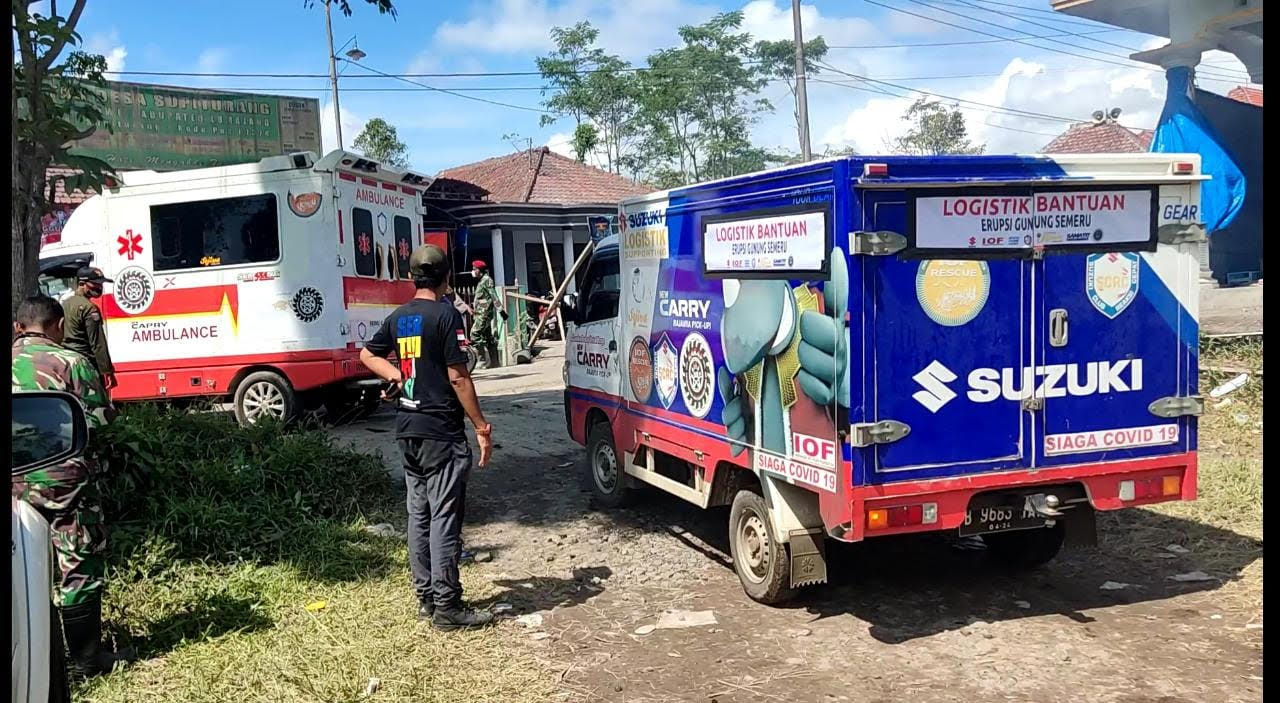 SIS dan Suzuki Club Reaksi Cepat Bantu Korban Erupsi Semeru