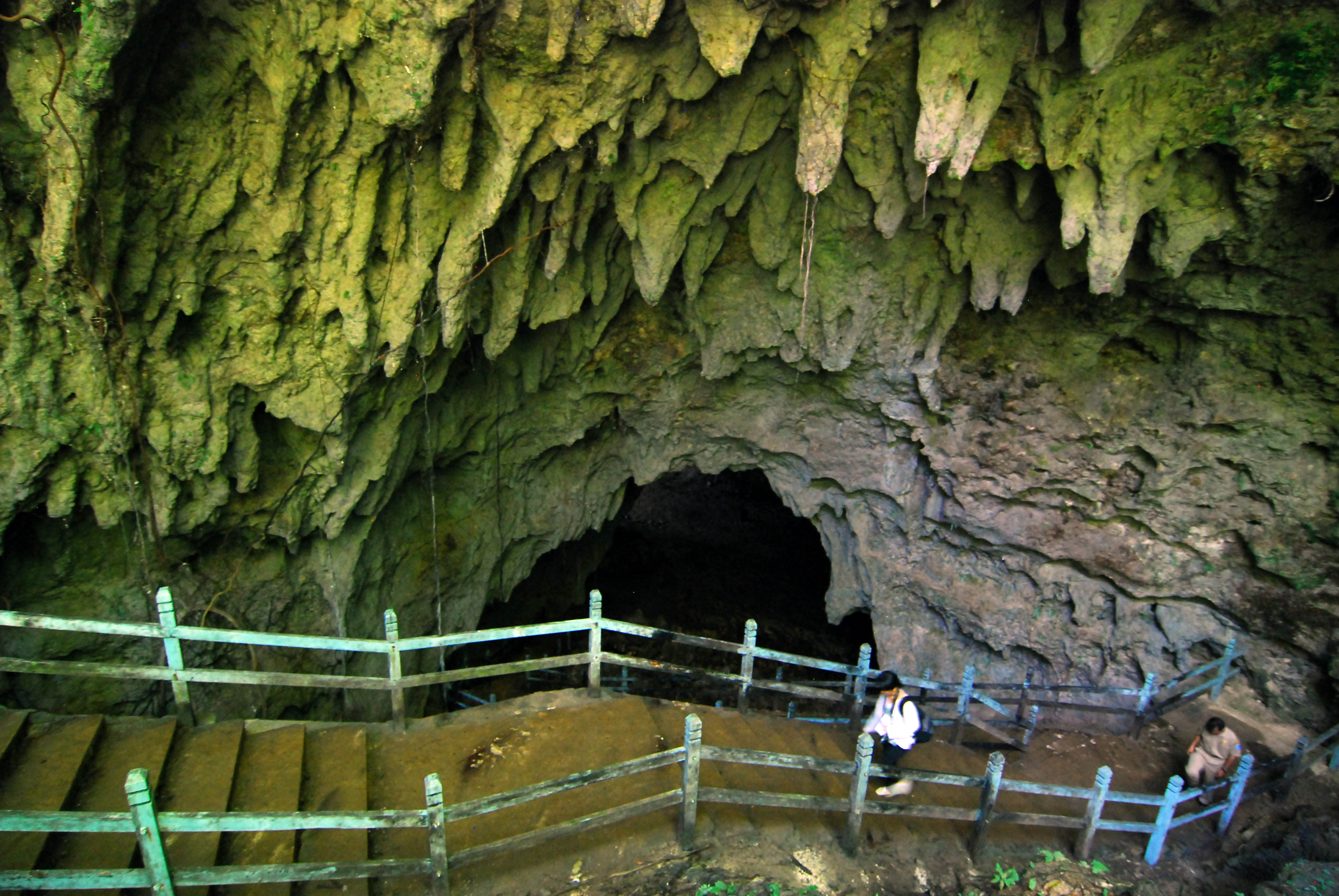 Gua Jepang Binsari di Kabupaten Biak Numfor, Papua, yang digunakan sebagai basis pertahanan dan logistik tentara Jepang saat Perang Dunia II