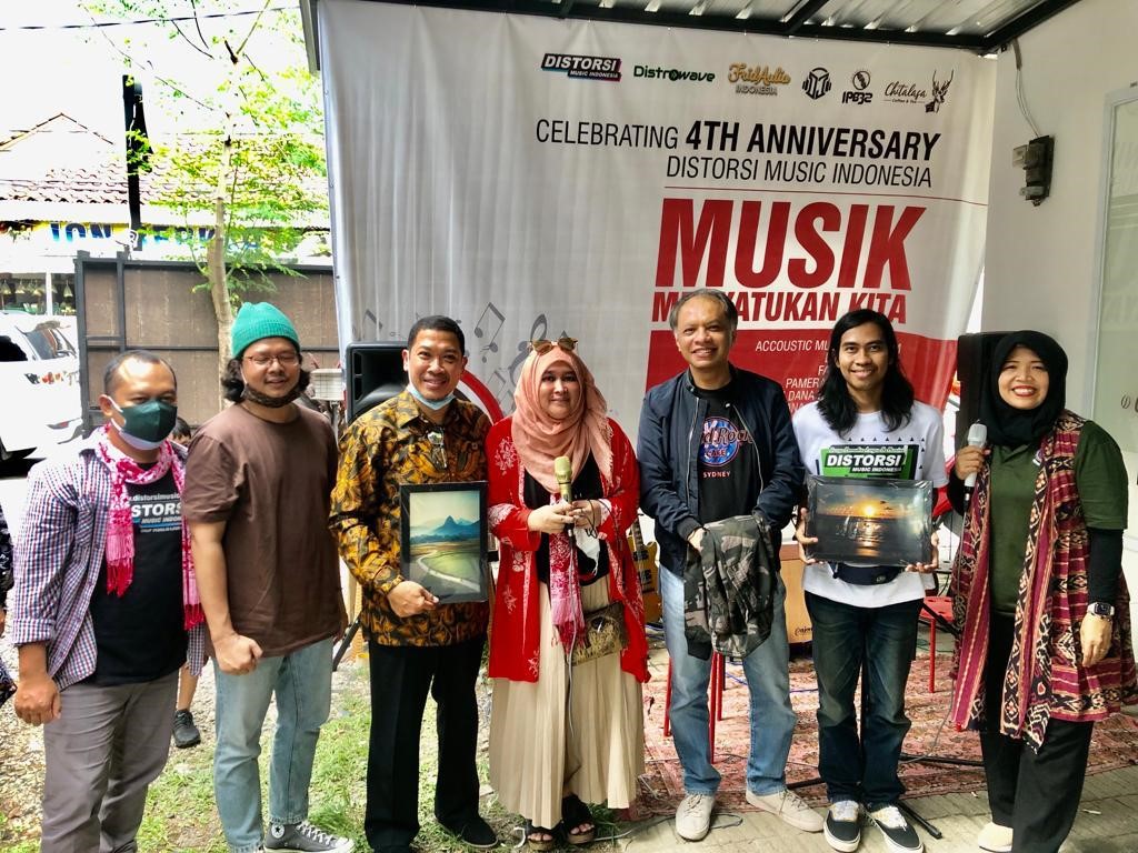 Kegiatan ini membuktikan bahwa musik bisa menyatukan perbedaan, menyatukan berbagai kelompok untuk bersinergi dan berkolaborasi.