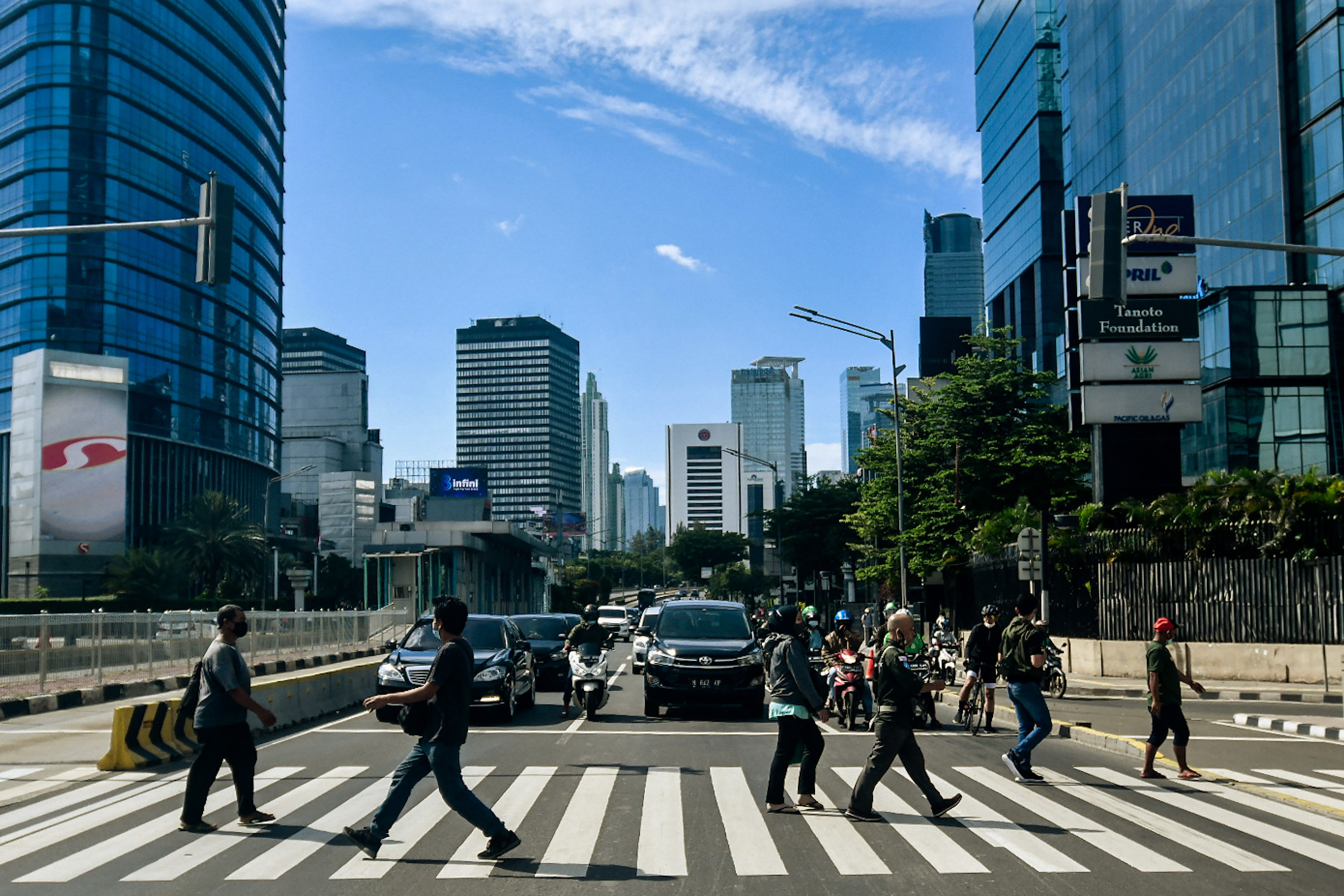 Ilustrasi Warga beraktifitas di Kawasan Bundaran HI, Jakarta.