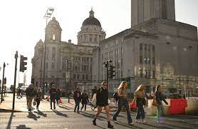 Pasien Covid-19 di Rumah Sakit di Inggris Capai 10.000