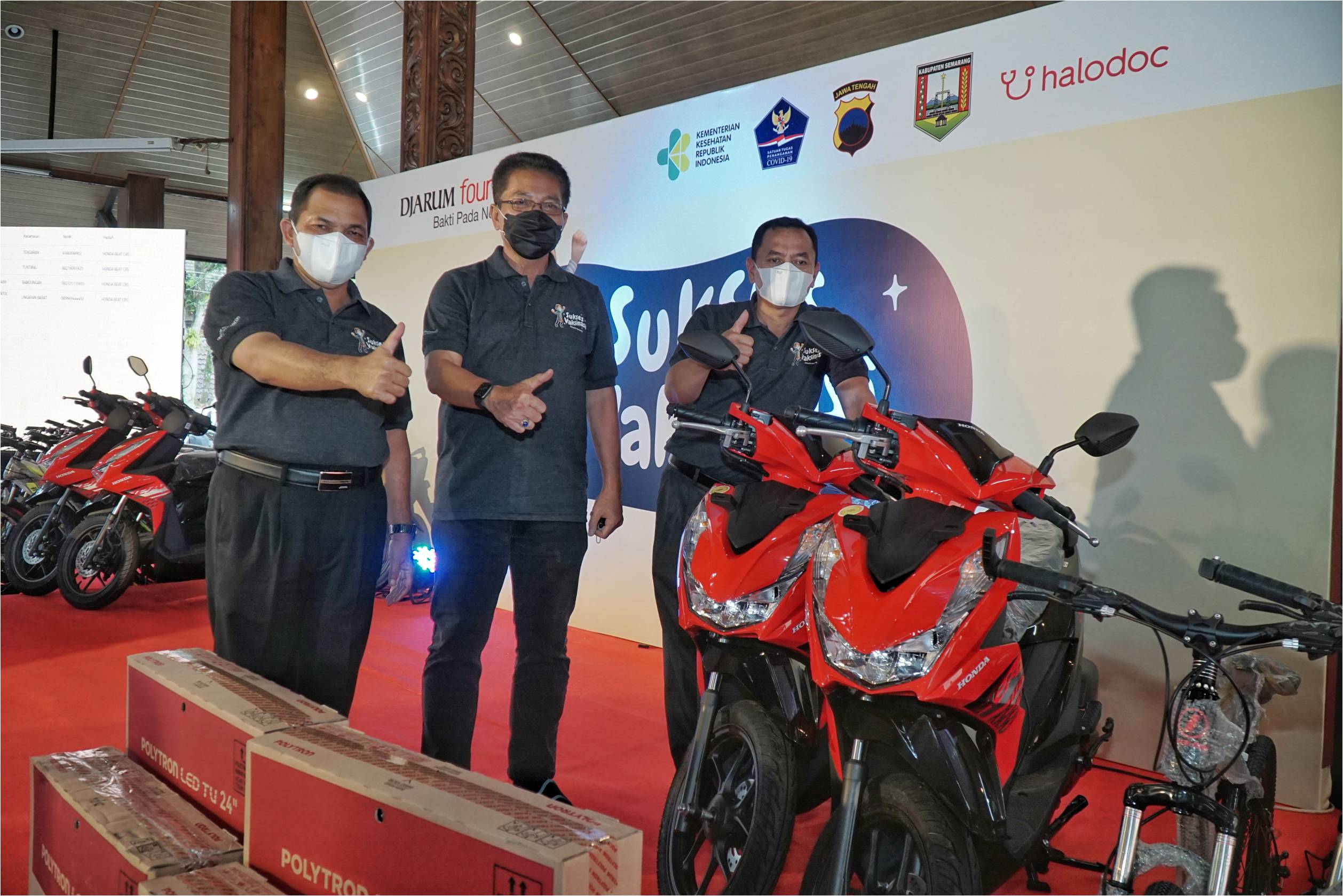 Djarum Foundation menyediakan hadiah bagi warga yang ikut vaksinasi di Kabupaten Semarang