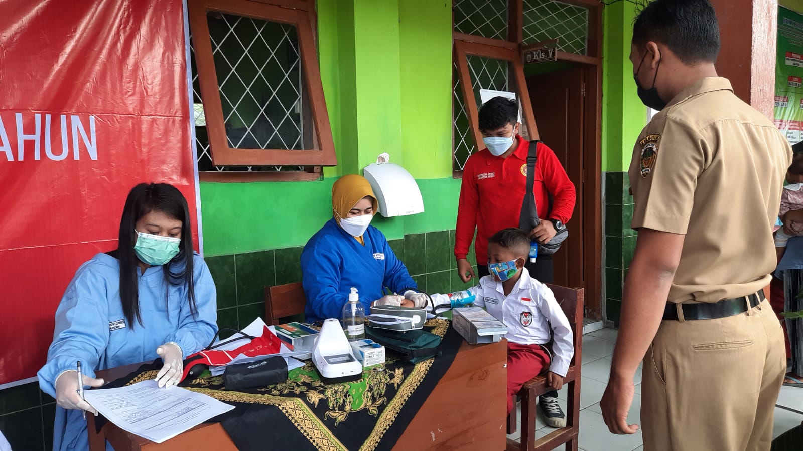 Vaksinasi untuk anak 6-11 tahun di Madiun, Jawa Timur yang digelar BINDA Jatim