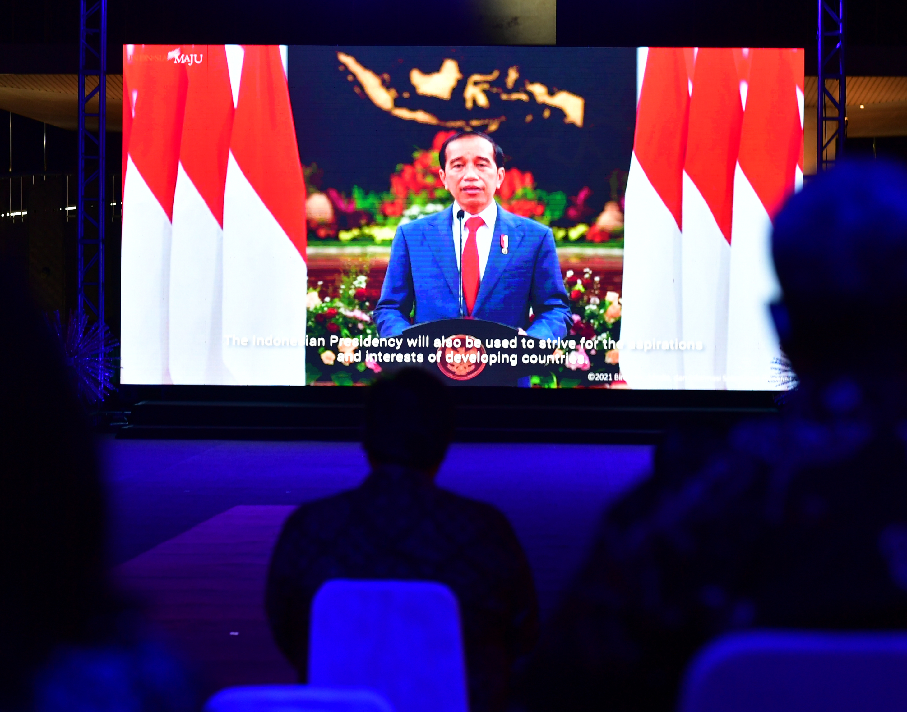 Presiden Ingatkan Menteri untuk Terus Waspadai Covid-19