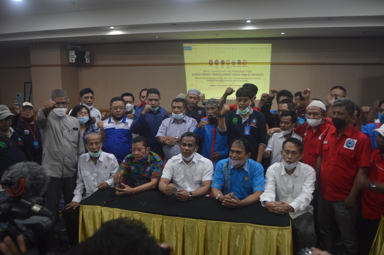 Serikat Tenaga Kerja Bongkar Muat (TKBM)