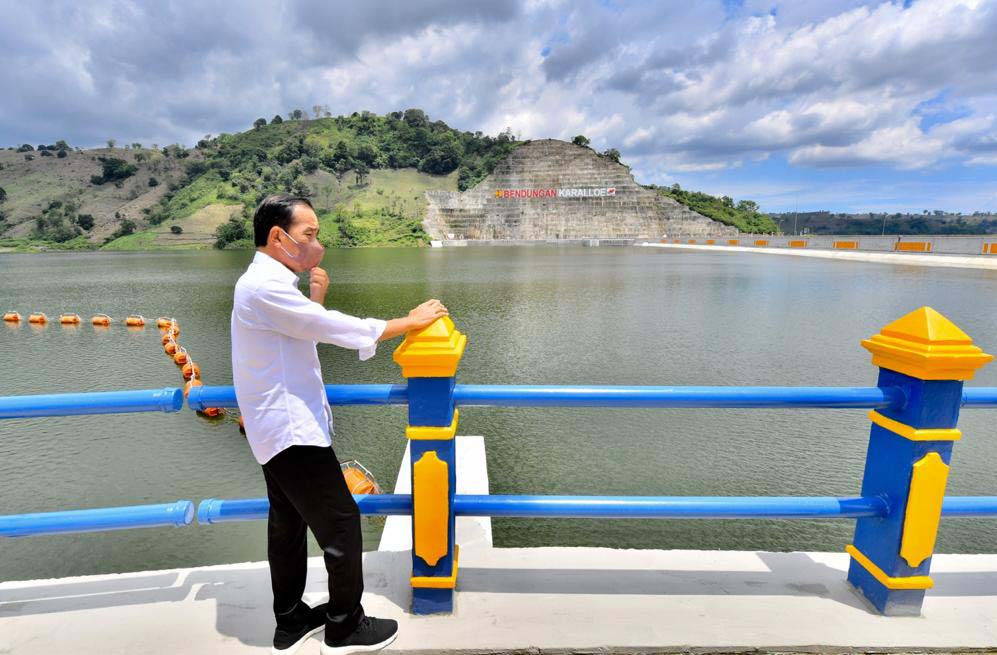 Ilustrasi--Presiden Joko Widodo meresmikan Bendungan Karalloe di Kabupaten Gowa, Sulawesi Selatan, Selasa (23/11/2021).