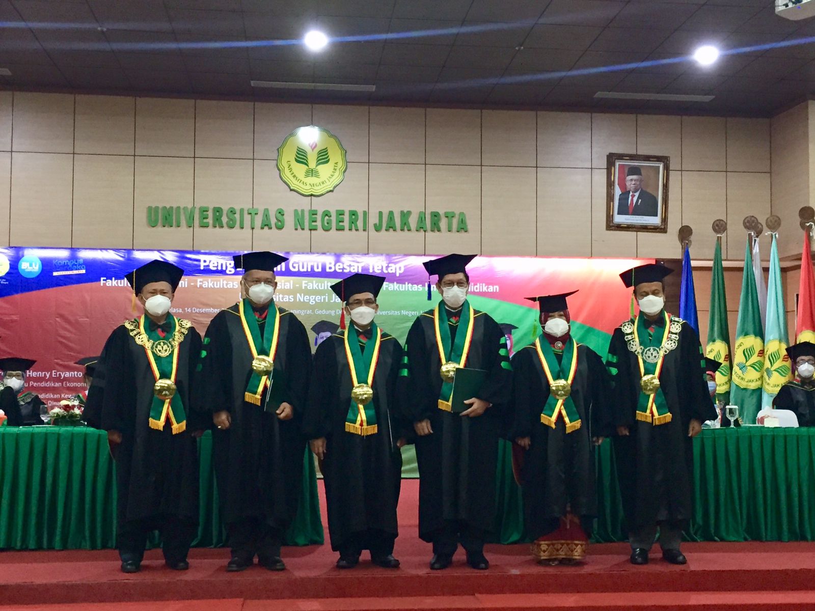 Acara pengukuhan guru besar oleh UNJ, Selasa (14/12). 