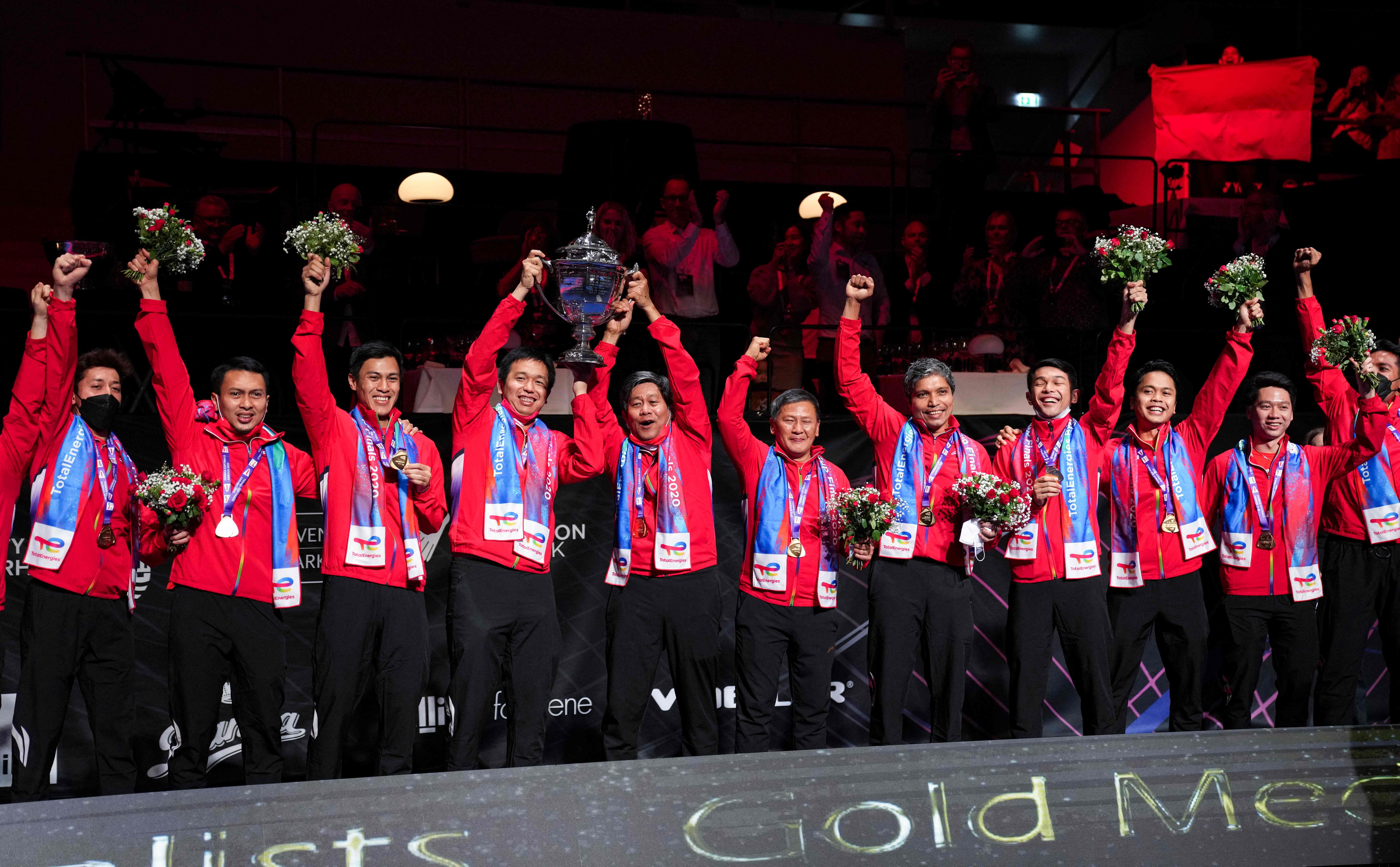 Tim Bulu Tangkis Putra Indonesia yang berhasil membawa pulang Piala Thomas.