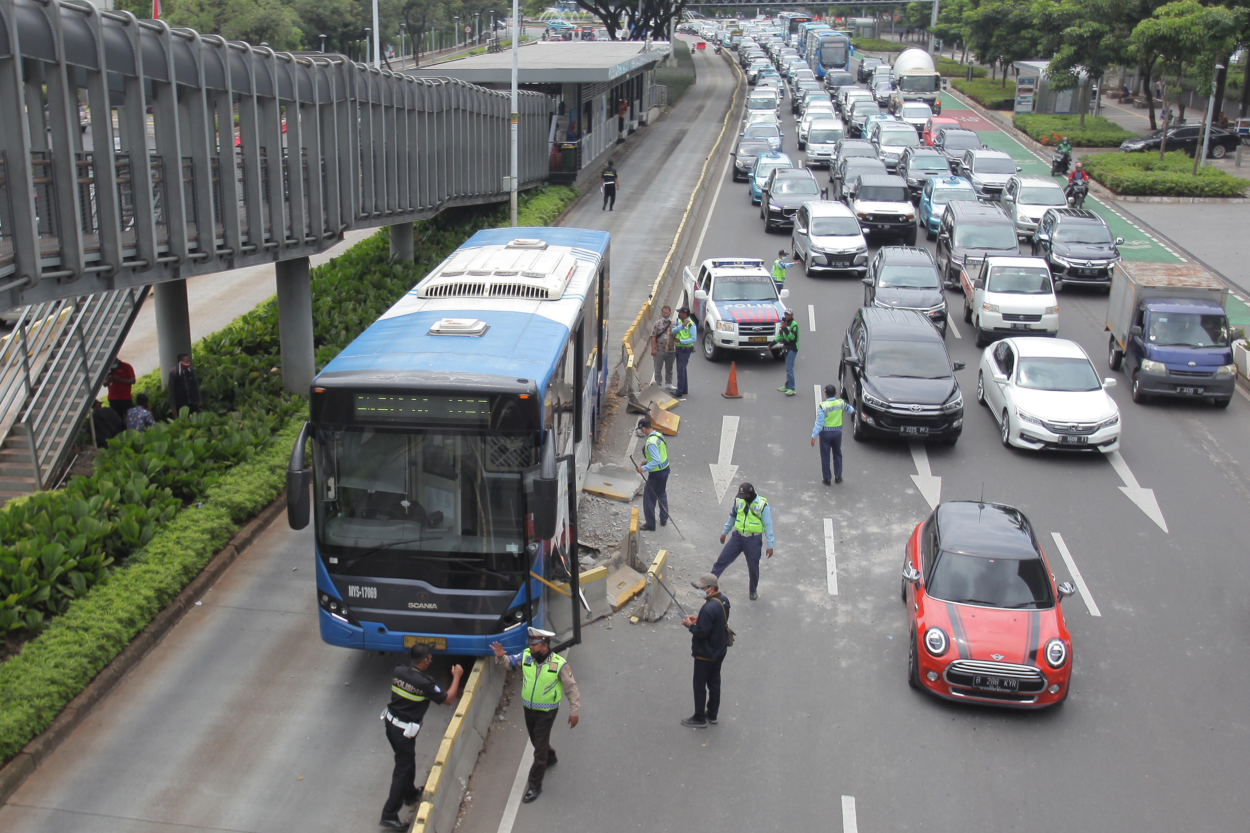 Kecelakaan Beruntun, Transjakarta Belum Putus Kontrak dengan Operator Bus
