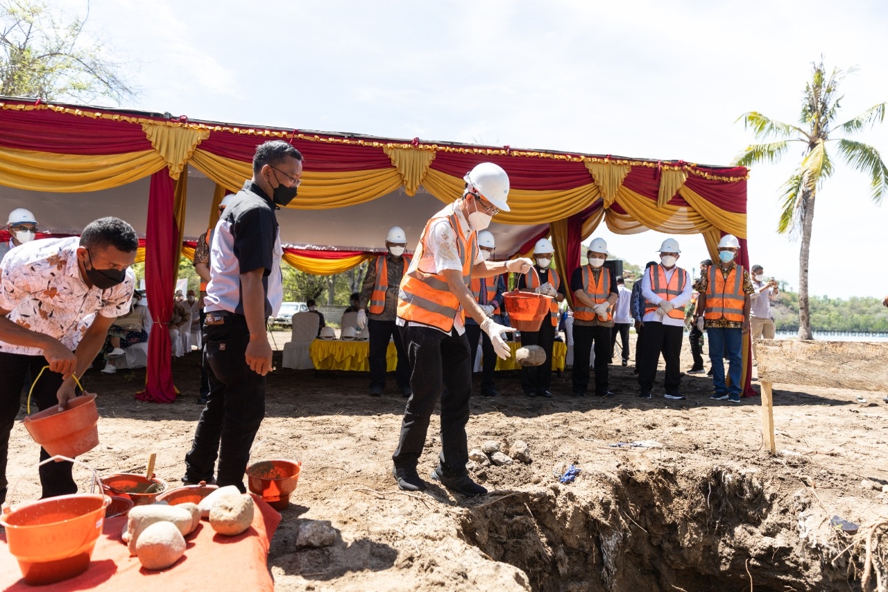 Peletakan batu pertama pembangunan The Luxury Collection Labuan Bajo Resort