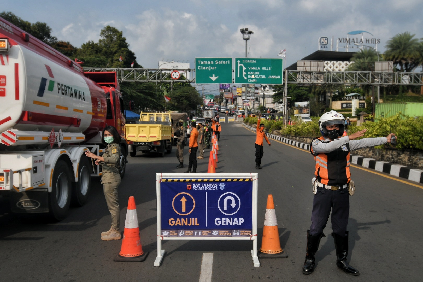 Kota Depok mulai ujicocba ganjil-genap nomor kendaraan setiap akhir pekan, Sabtu (4/12/2021)