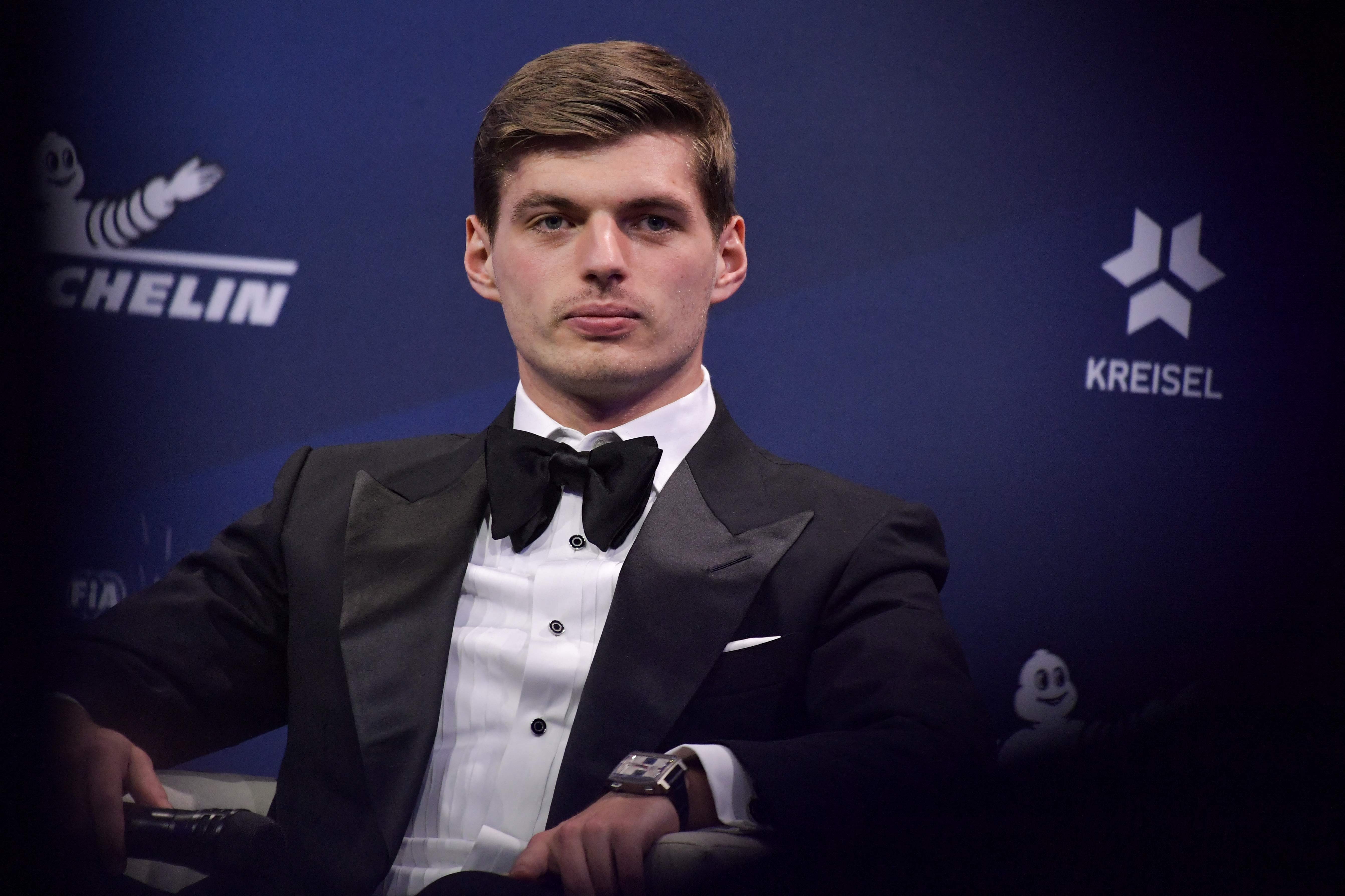 Pembalap Red Bull Max Vertappen menghadiri upacara penyerahan trofi juara dunia Formula 1 di Paris, Prancis.