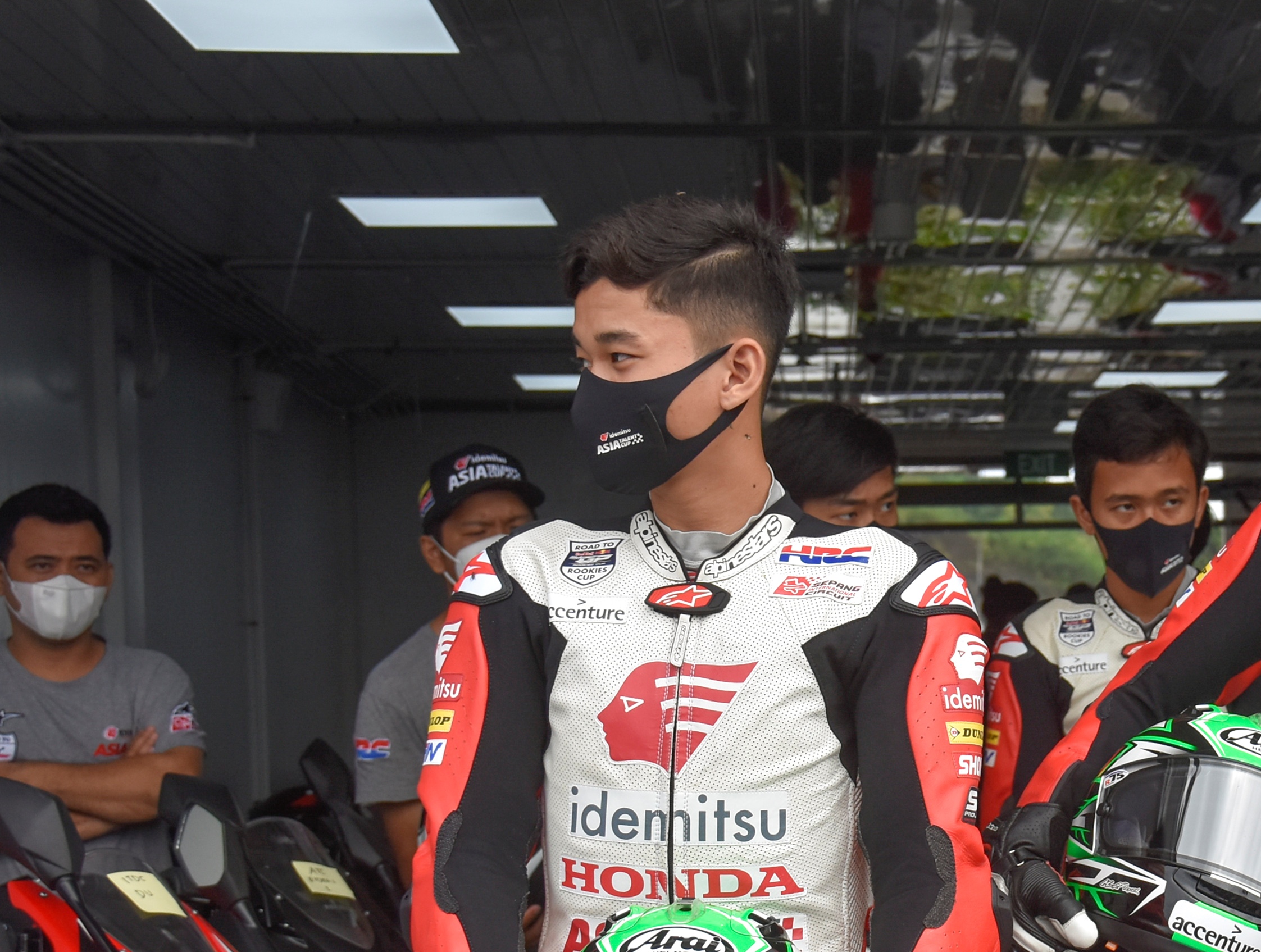 Pembalap Fadillah Arbi Aditama akan bersaing di FIM Moto3 Junior World Championship musim 2022.