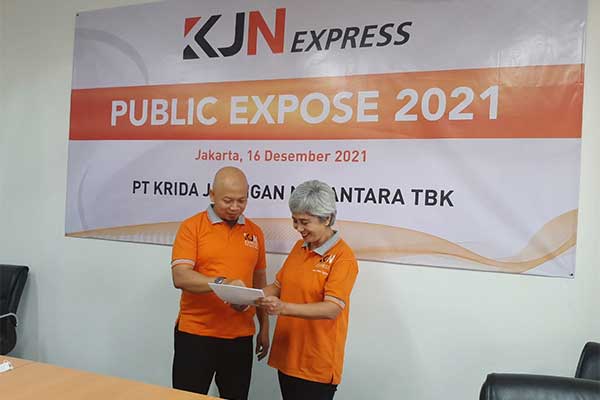 Direktur Utama KJN Sunarto didampingi Direktur Keuangan & Corporate Secretary KJN, Farida Sulistyorini, dalam Public Expose Tahun 2021