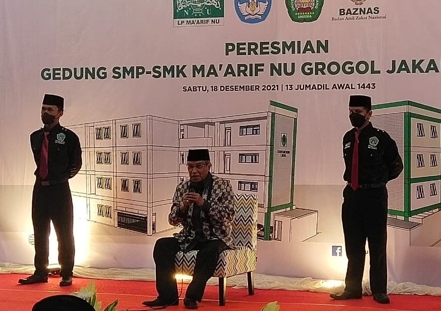 Ketua Umum PB Nahdlatul Ulama Prof. Dr. K.H. Said Aqil Siradj, M.A (tengah)
