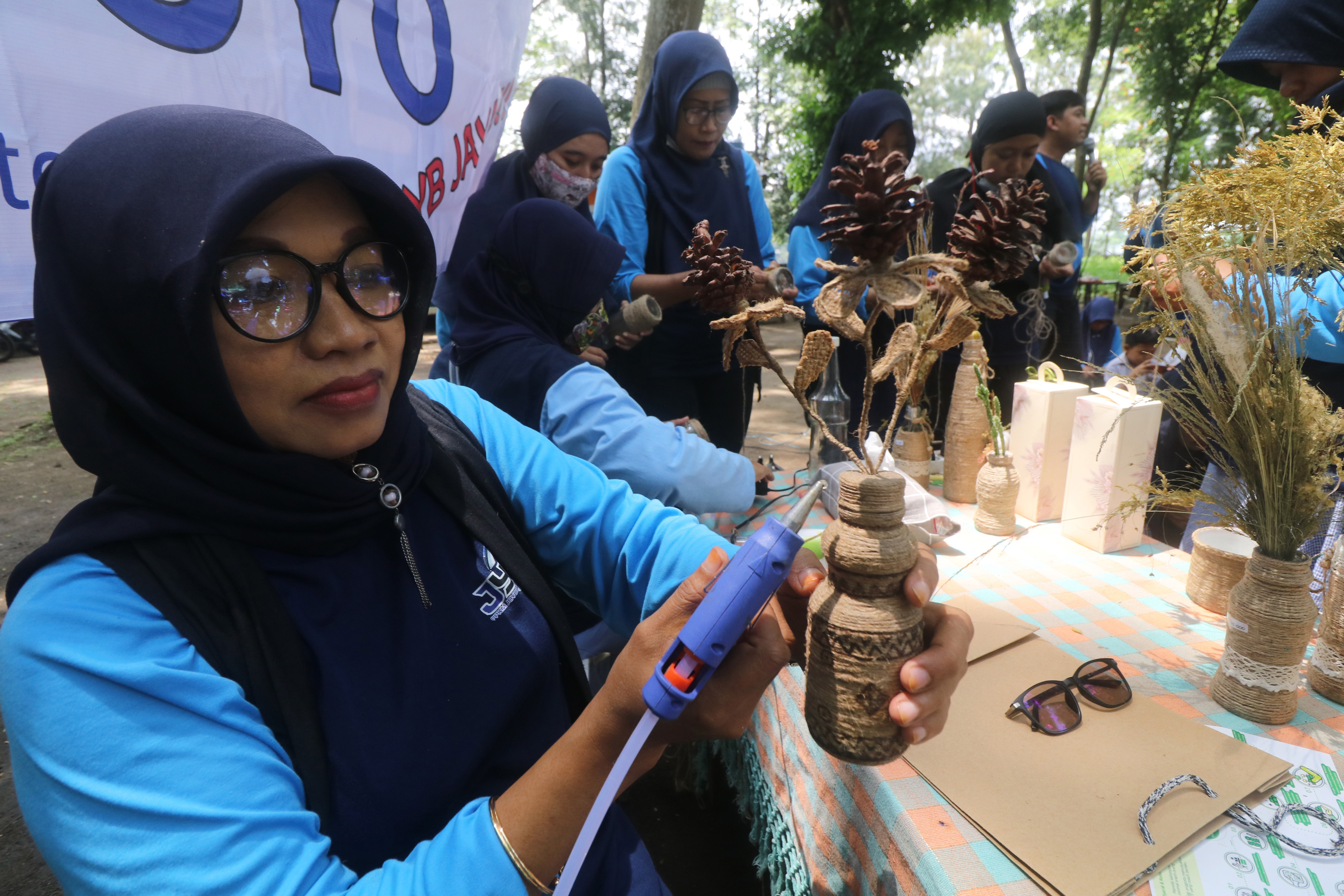 PELATIHAN KERAJINAN TANGAN UNTUK UMKM