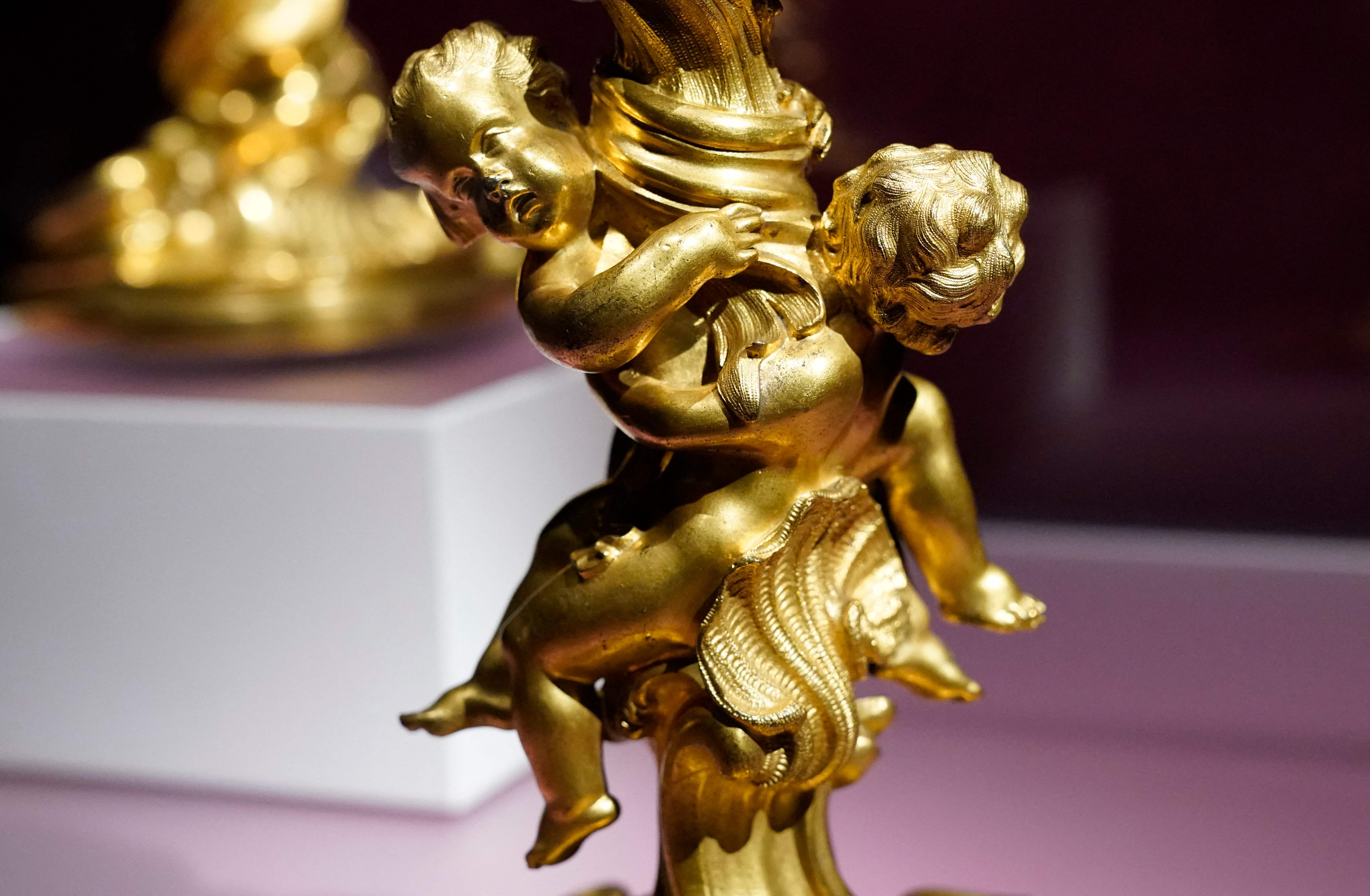 Sebagian barang yang menginspirasi film Disney yang dipamerkan di New York.