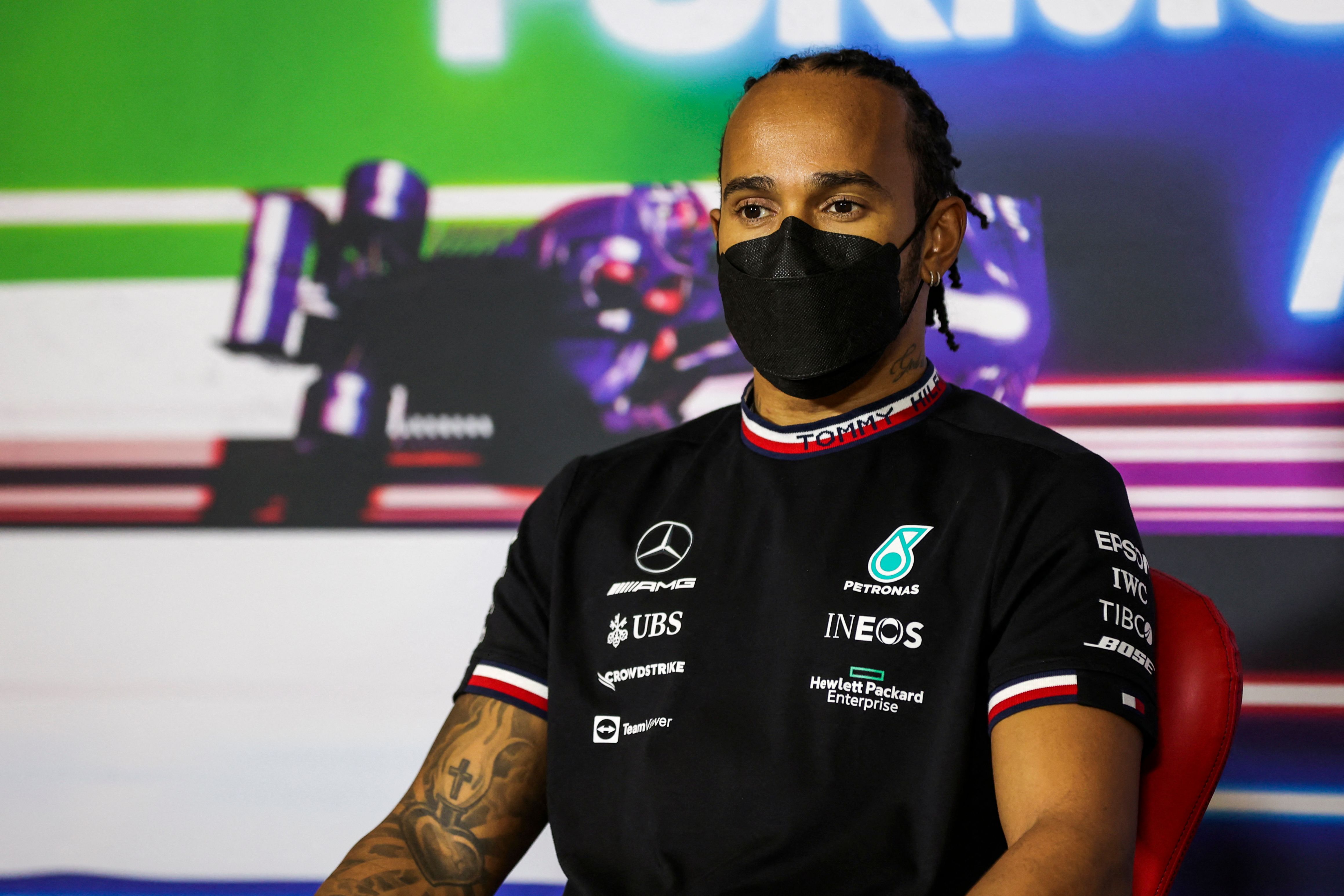 Pembalap Mercedes Lewis Hamilton
