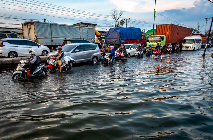 Gelombang Air Laut Tinggi, Pesisir Utara Jakarta Terkepung Rob