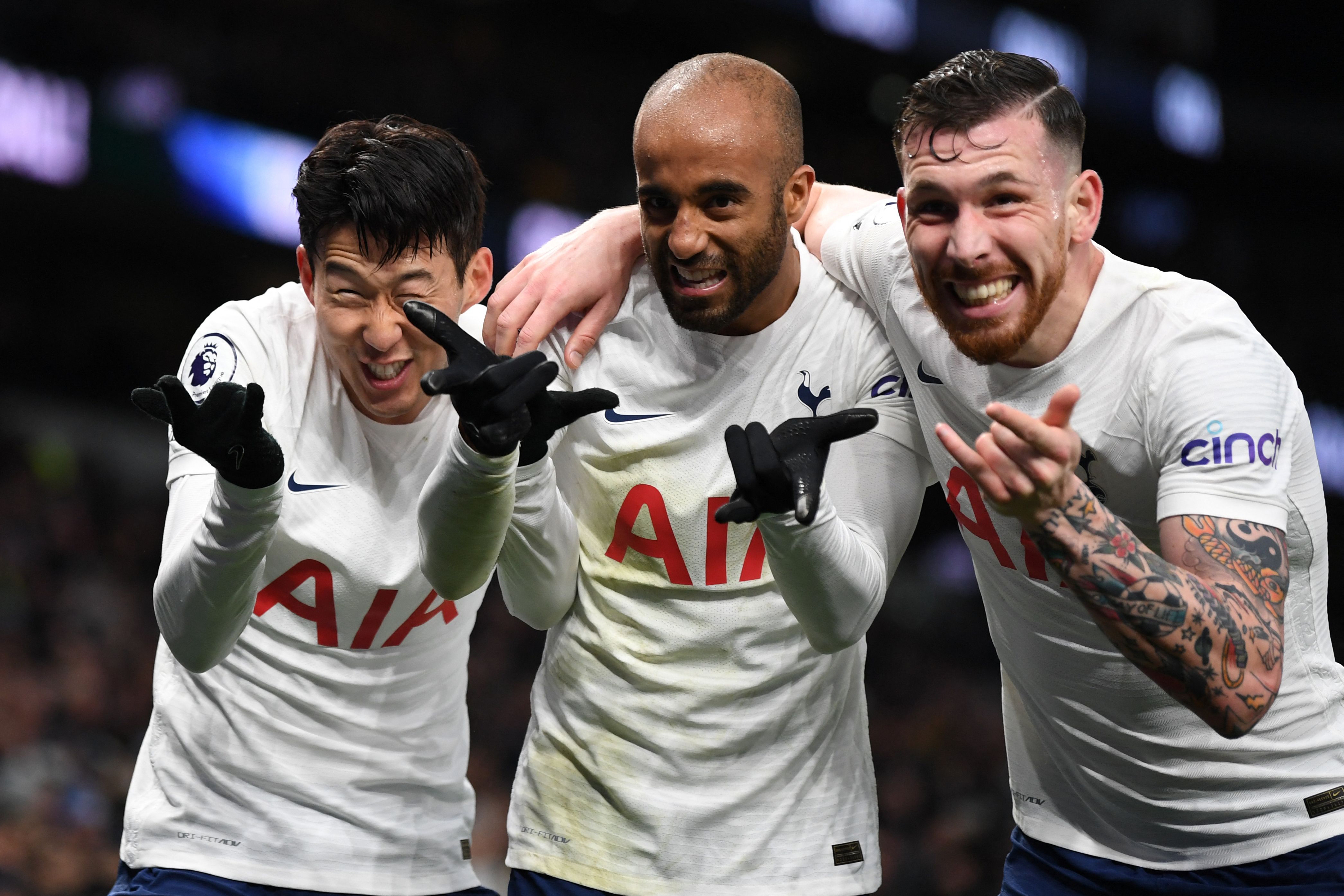 Selebrasi para pemain Totenham Hotspur usai mencetak gol ke gawang lawan.
