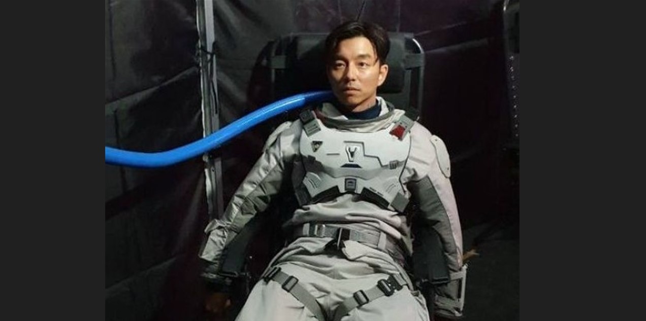 Aktor Hong Yoo saat tampil di serial The Silnet Sea