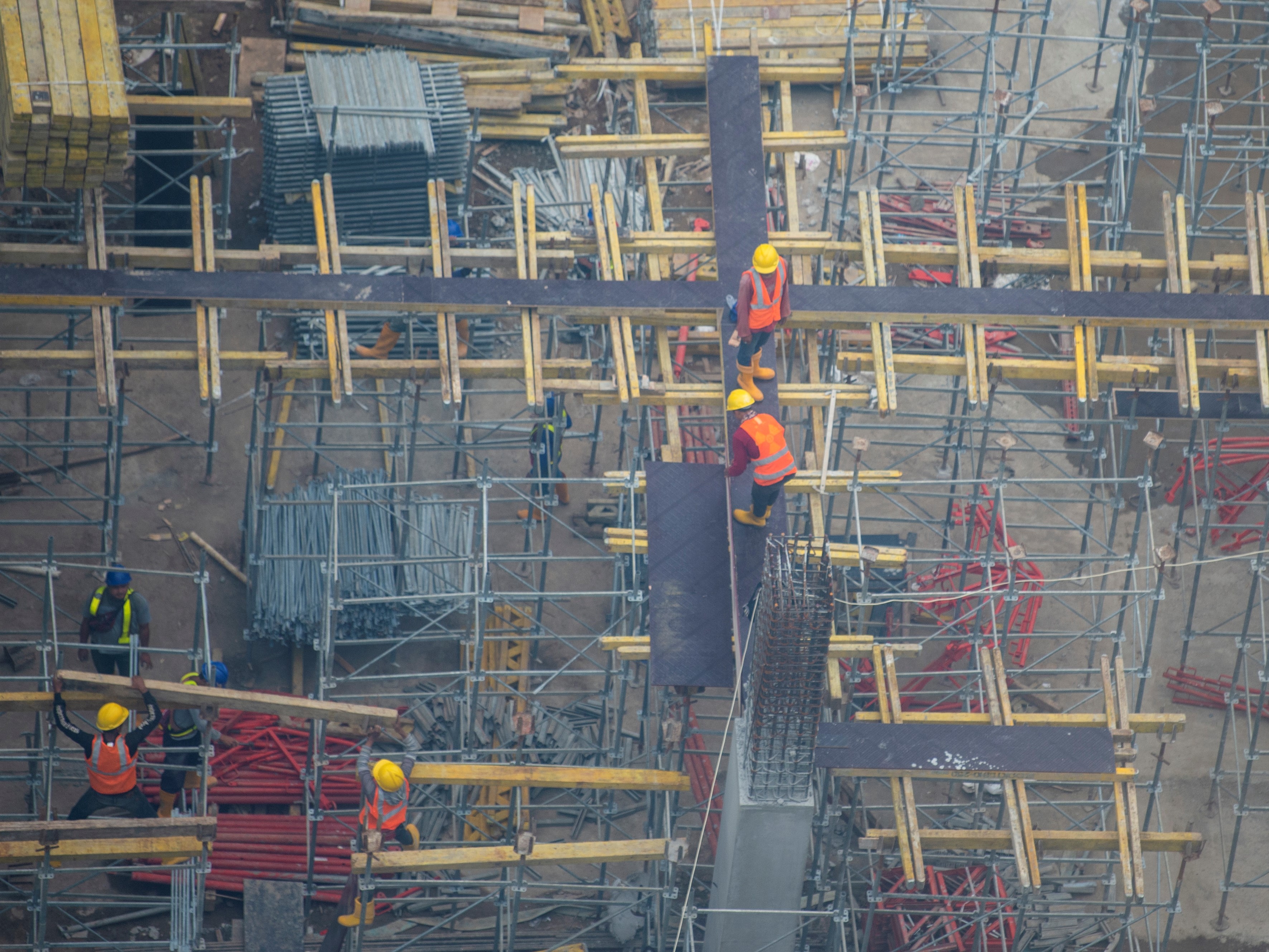 ISEI Optimistis Ekonomi Indonesia 2022 semakin Membaik