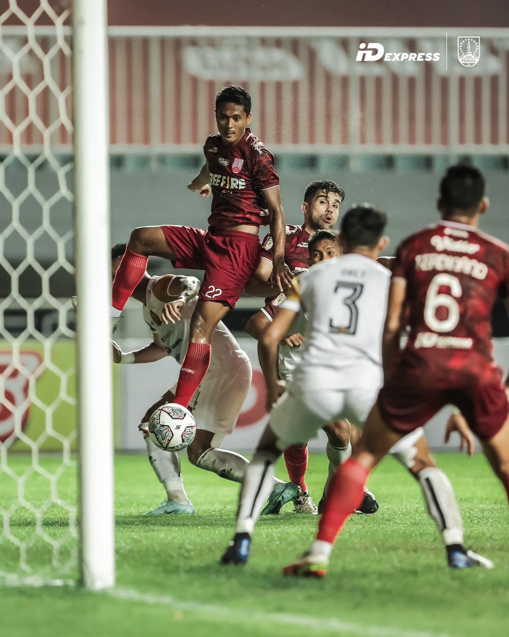 Laga Persis Solo lawan Sriwijaya FC