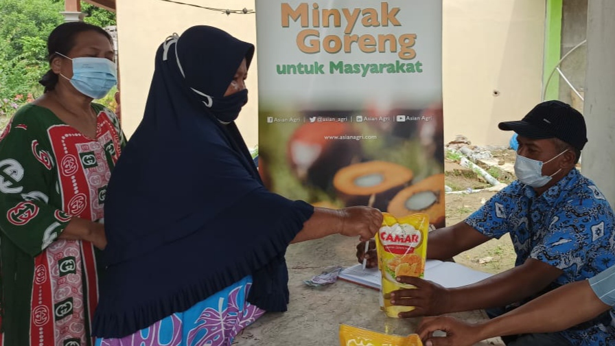  Aktivitas penjualan minyak goreng murah oleh Asian Agri dan Apical Grup di Kabupaten Labuhanbatu Selatan, Sumatra Utara