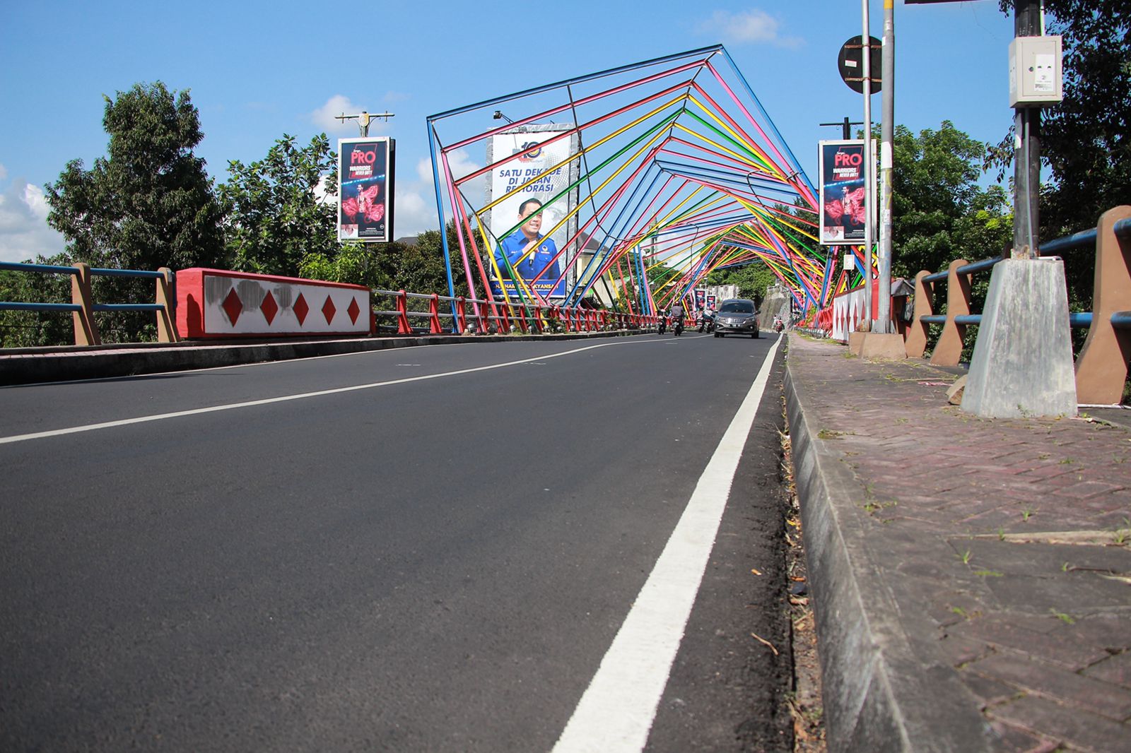 Salah satu ruas jalan di Kabupaten Jember.