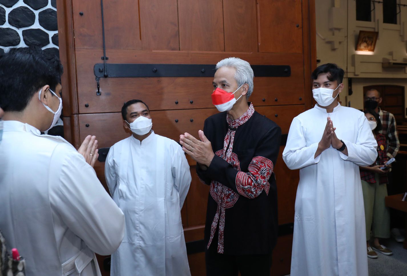 Malam Natal, Ganjar Pranowo Buktikan Toleransi Beragama di Jateng