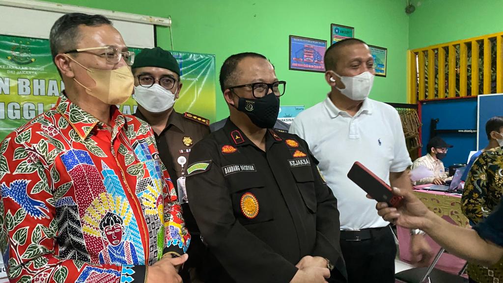 Wakil Kajati Jakarta Bambang Bachtiar dan Wali Kota Jakarta Pusat Dhany Sukma   