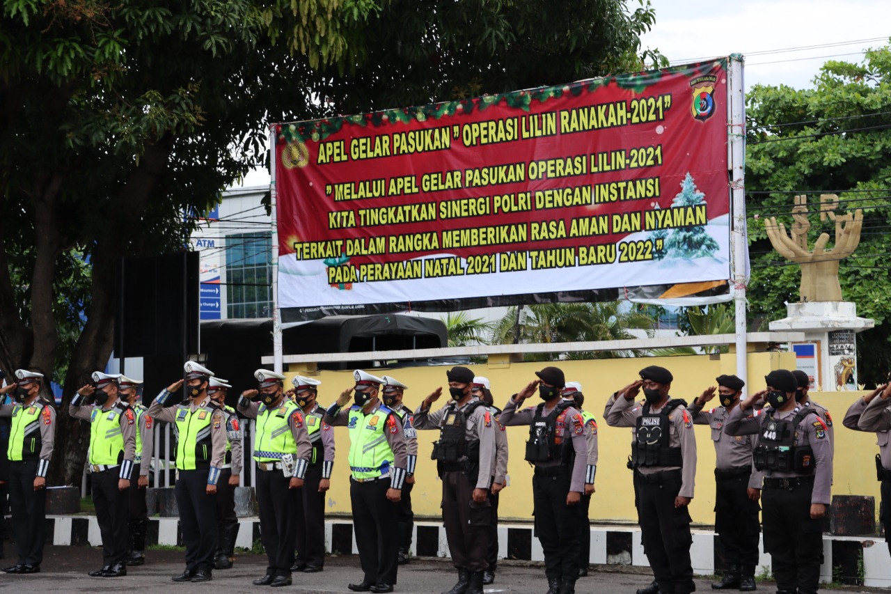 Nersonel gabungan melakukan apel gelar pasukan dalam pengamanan perayaan Natal di Kabupaten Sikka. 