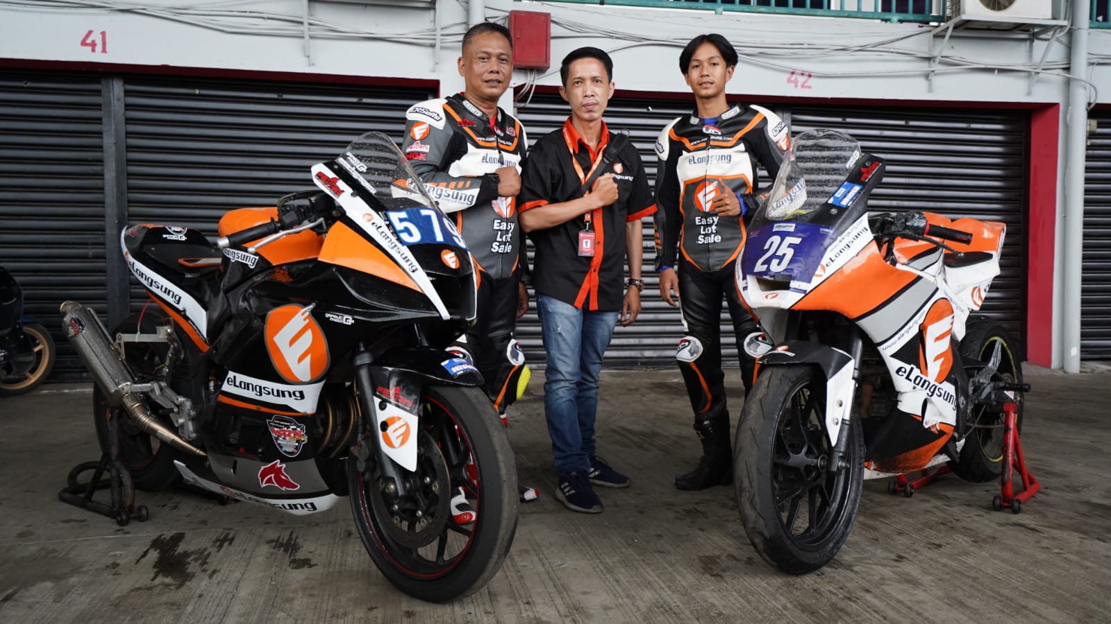 Motor balap yang menggunakan sukucadang eLangsung 