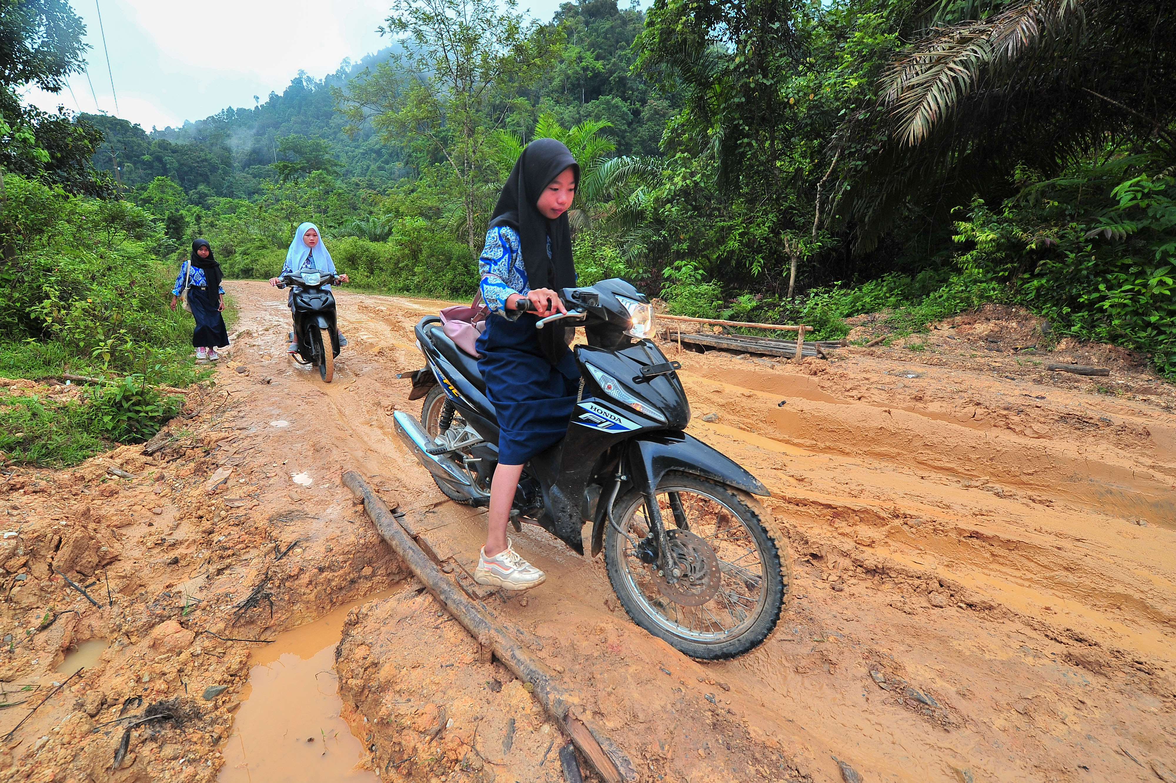Menebar Beasiswa Mendukung Kemajuan Pendidikan Bangsa