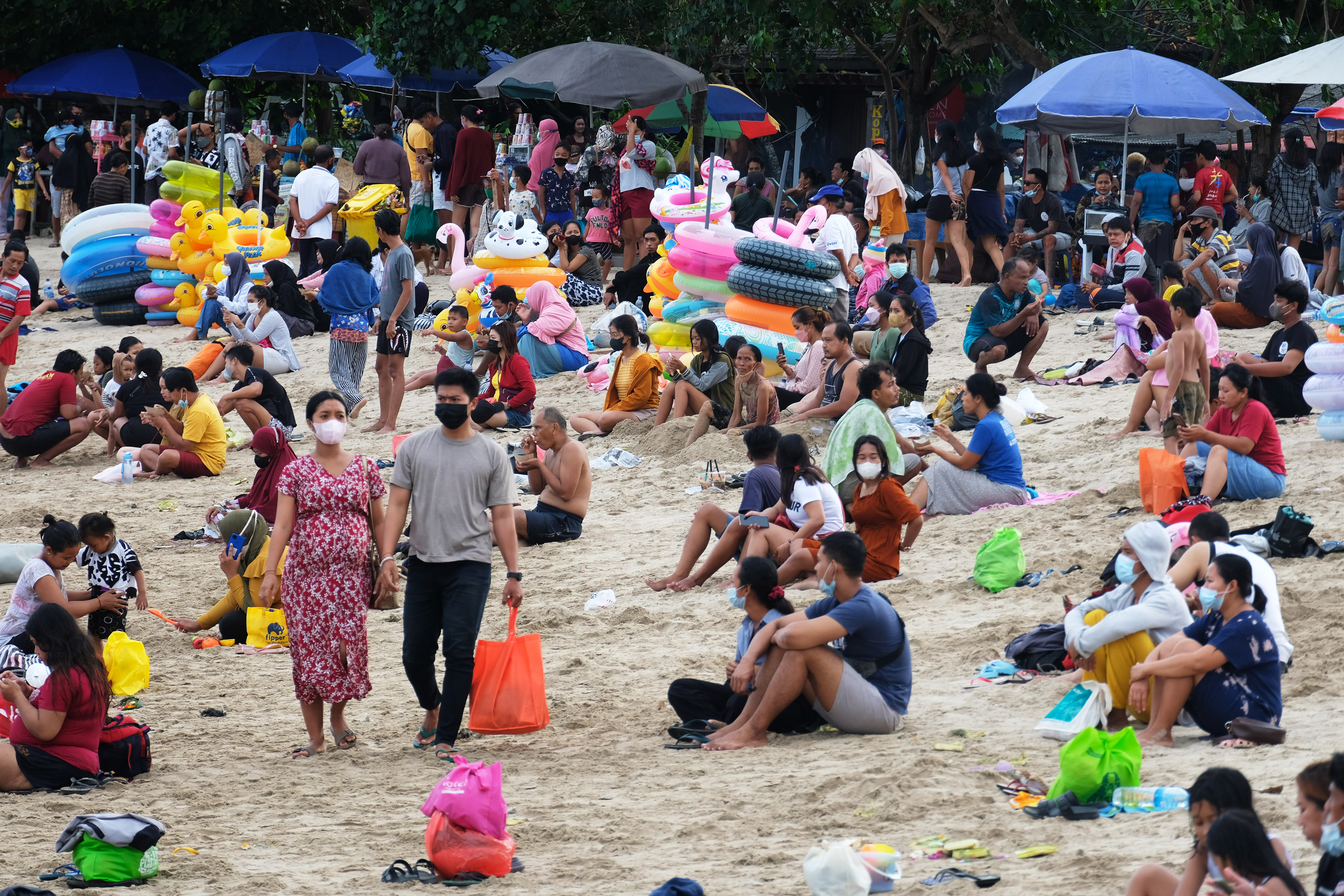 Prokes Ketat Cara Terbaik Cegah Terkena Covid-19 Saat Liburan Akhir Tahun
