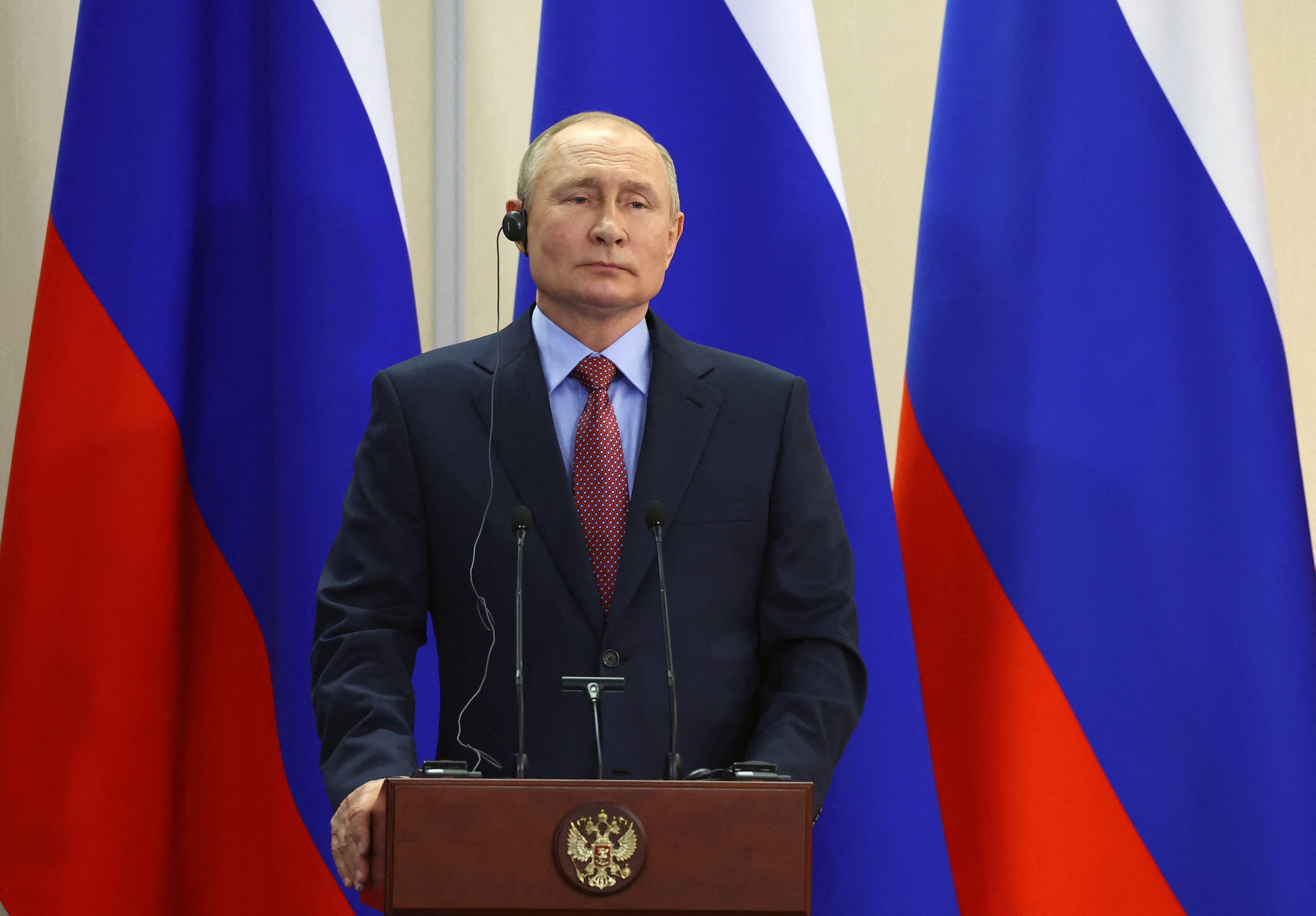 Presiden Rusia Vladimir Putin saat jumpa pers di Sochi, Rusia. 