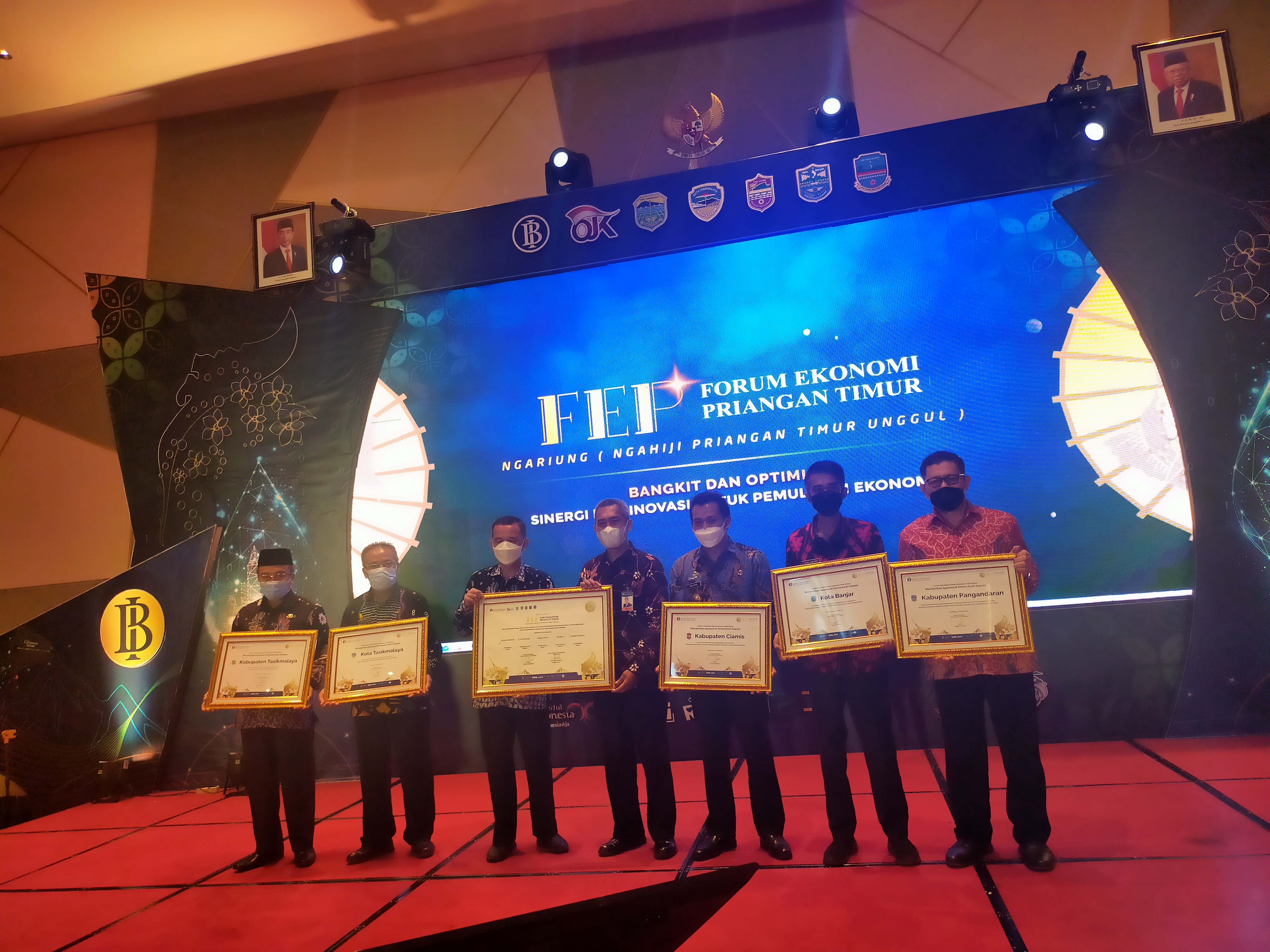 BI Perwakilan Tasikmalaya bersama lima kepala daerah di Priangan Timur berkomitmen mendorong pertumbuhan ekonomi di 2022.