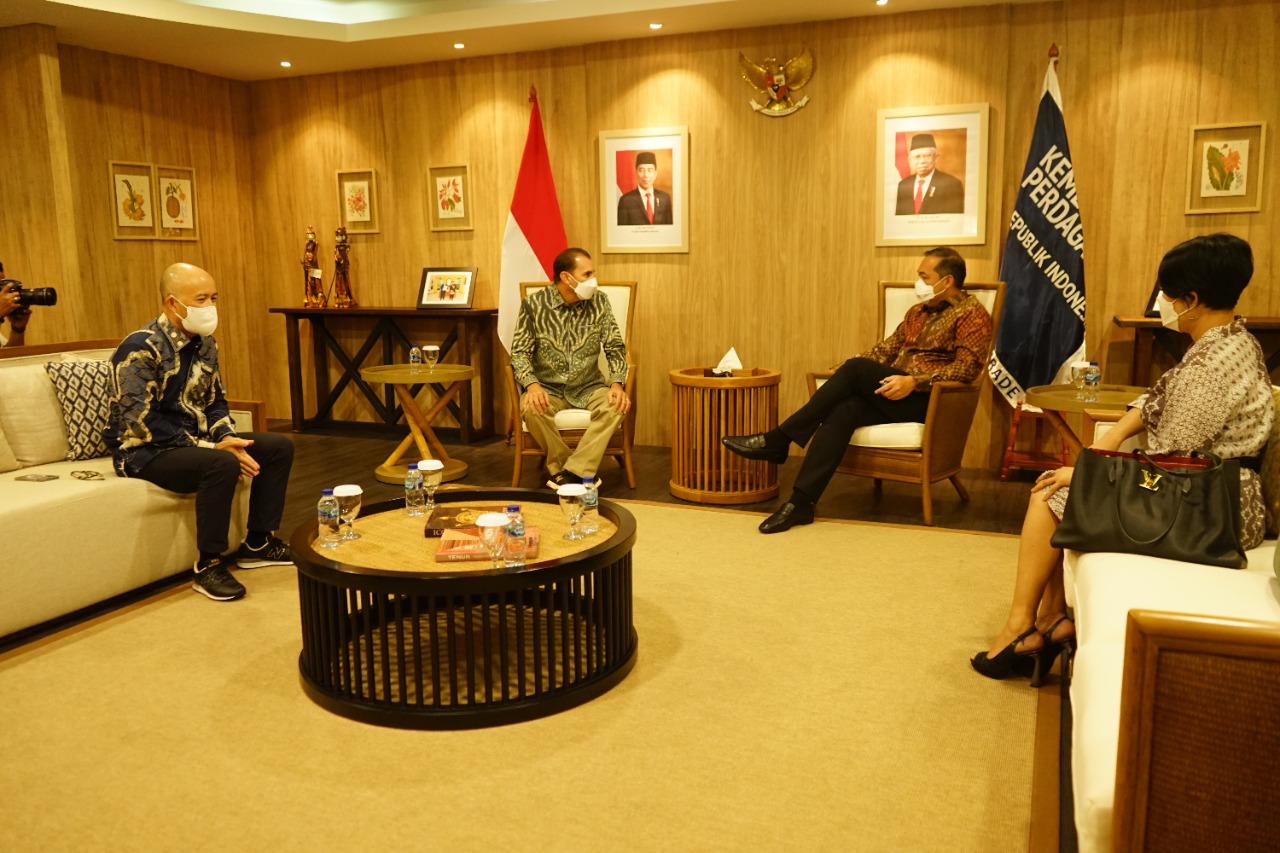 Ketua Apindo Jabar Ning Wahyu Astutik (kanan) saat membawa investor menemui Menteri Perdagangan M Lutfi